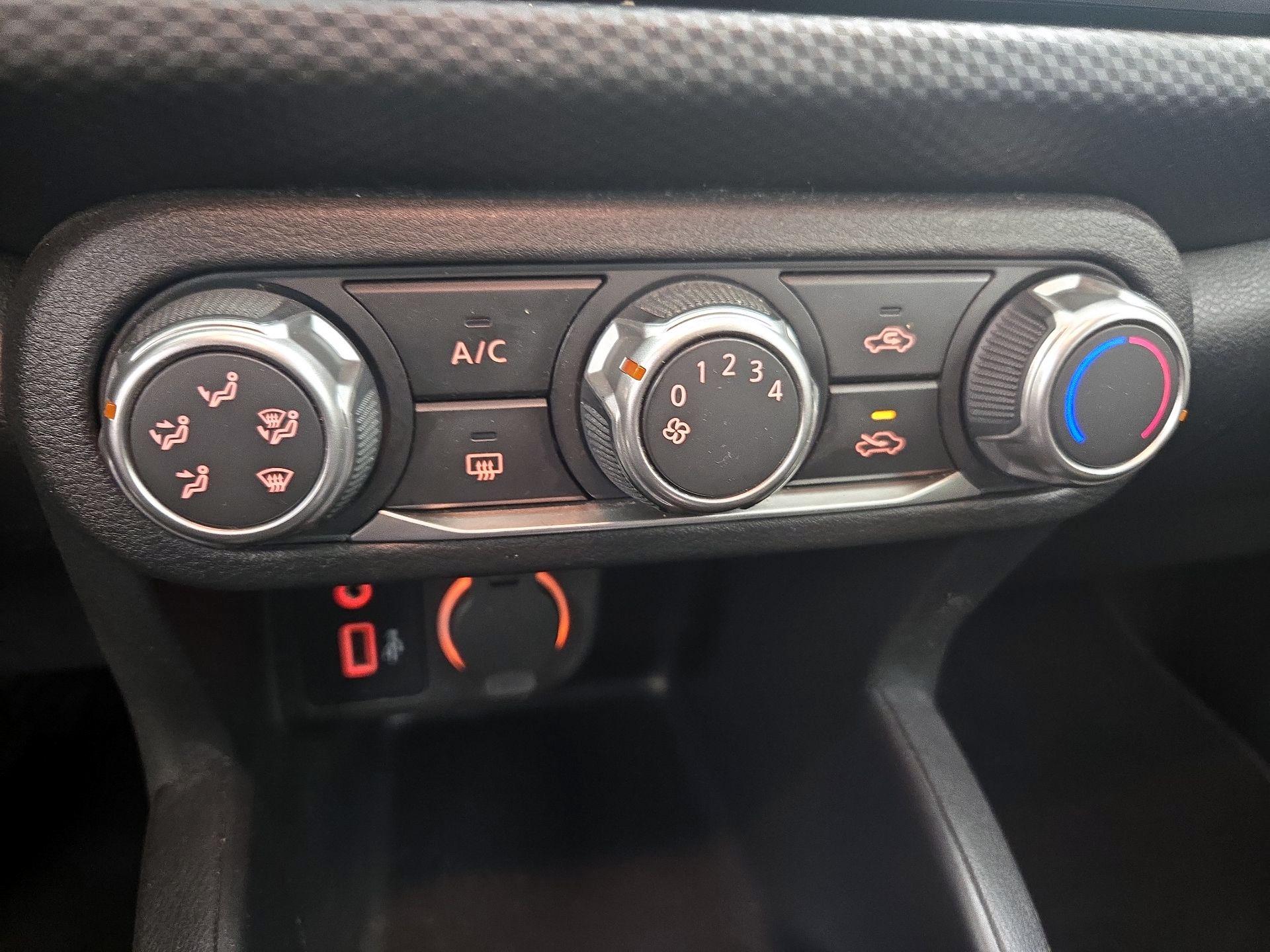 Thumbnail: 2022 Nissan Kicks - 16