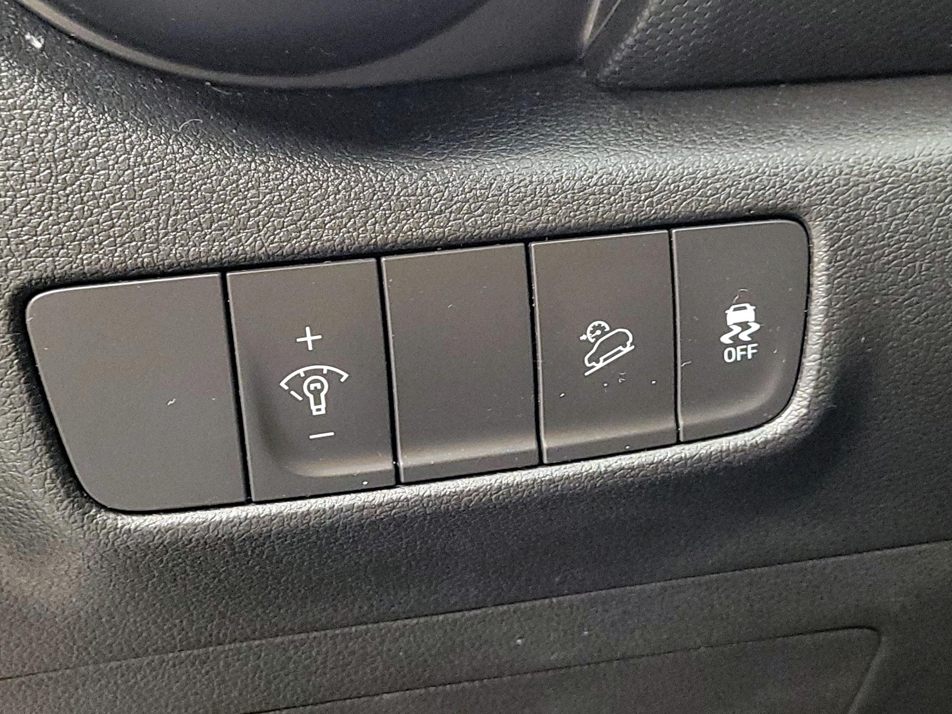 Thumbnail: 2022 Hyundai Kona - 13