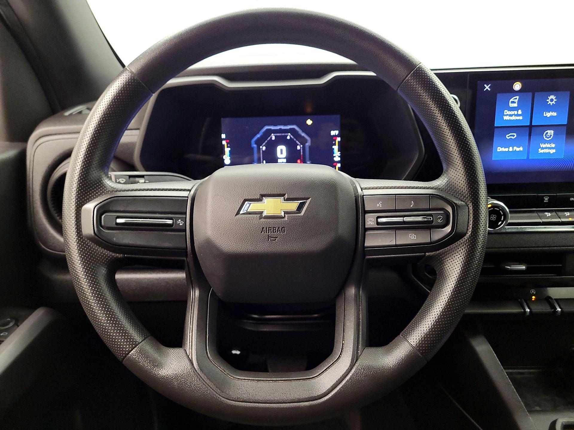 Thumbnail: 2023 Chevrolet Colorado - 10