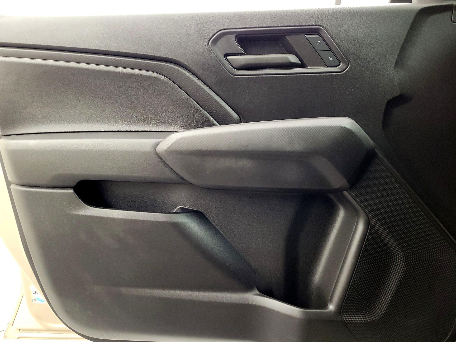 Thumbnail: 2023 Chevrolet Colorado - 12