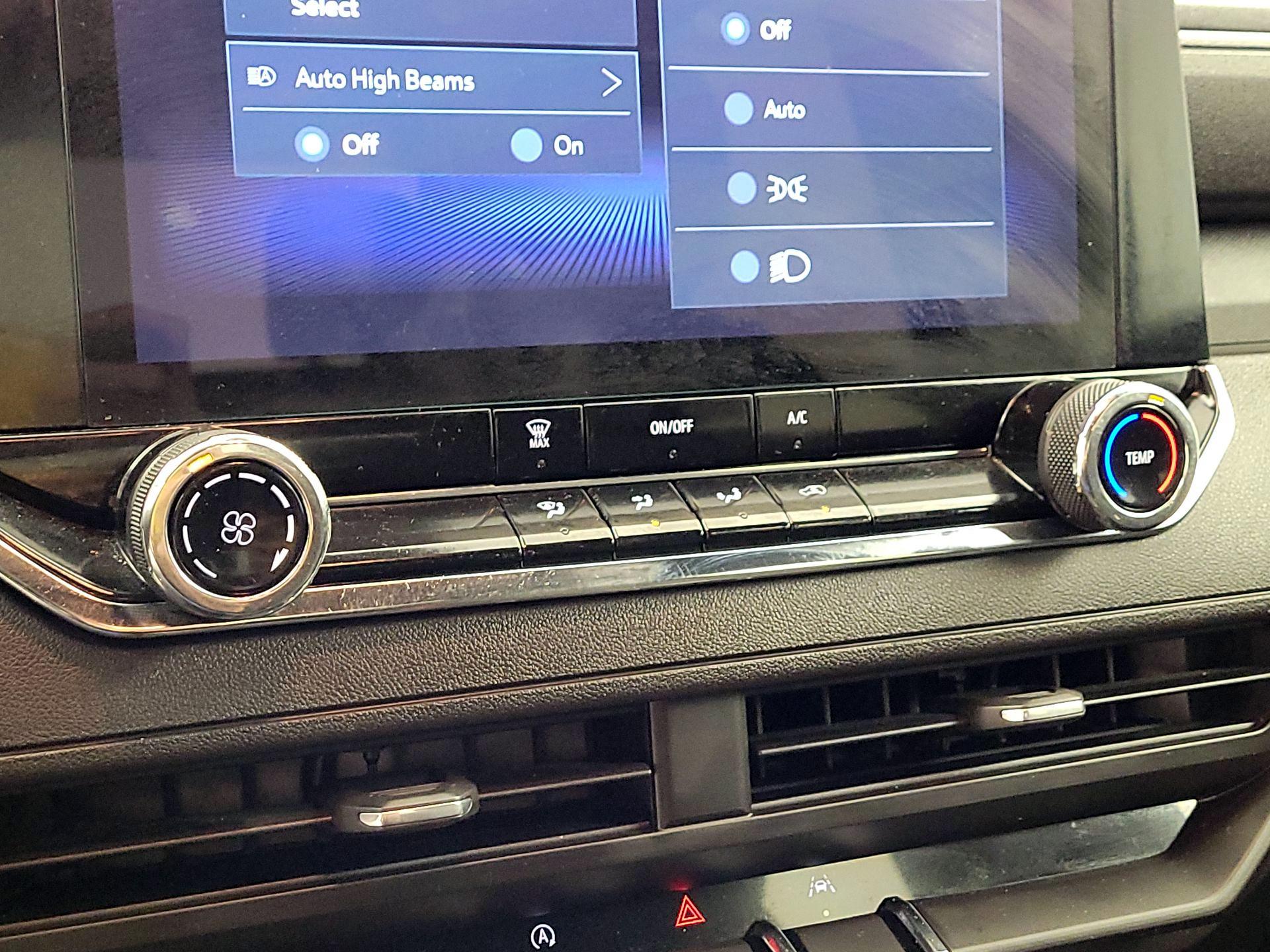 Thumbnail: 2023 Chevrolet Colorado - 16