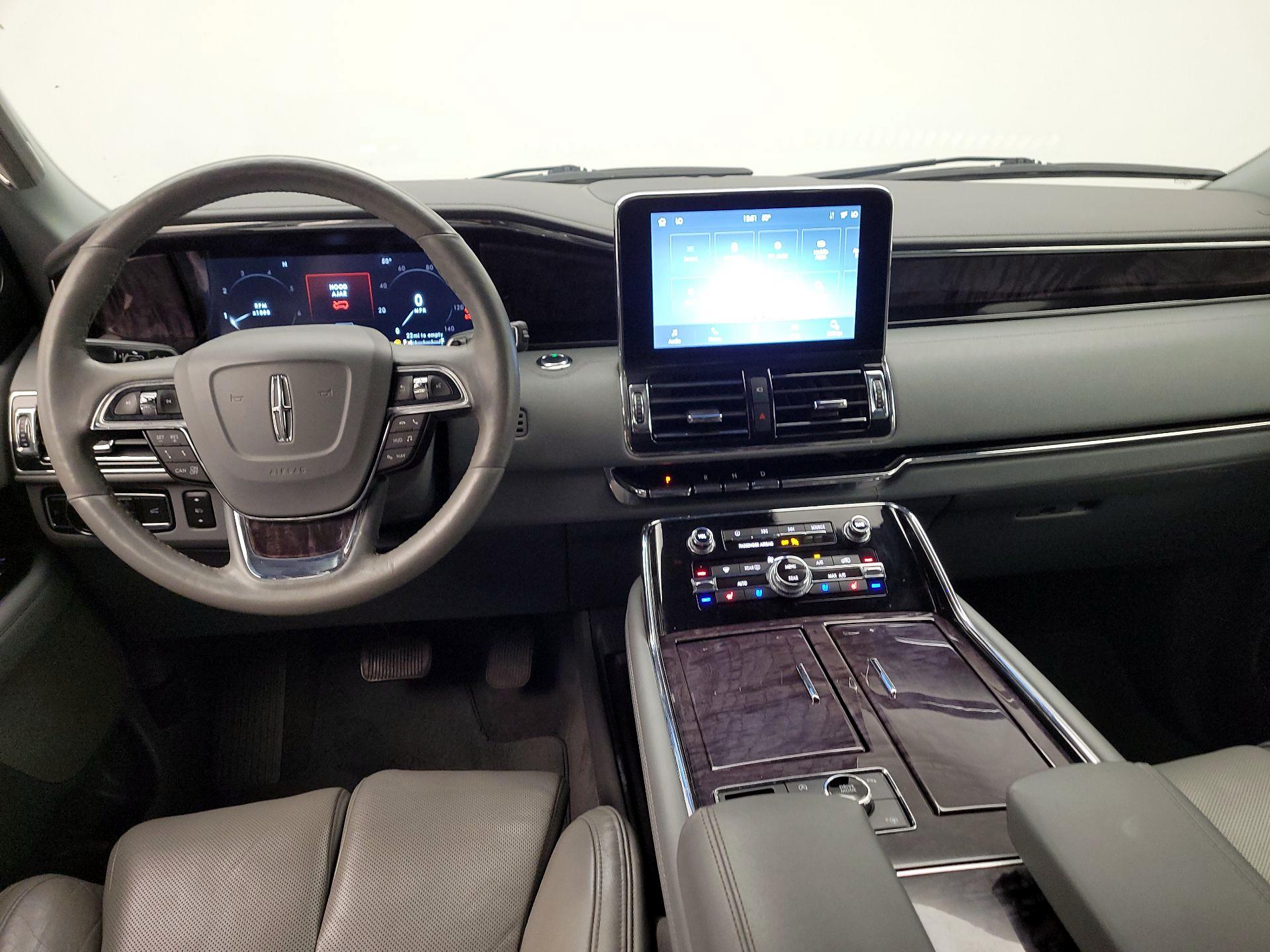 Thumbnail: 2021 Lincoln Navigator - 9