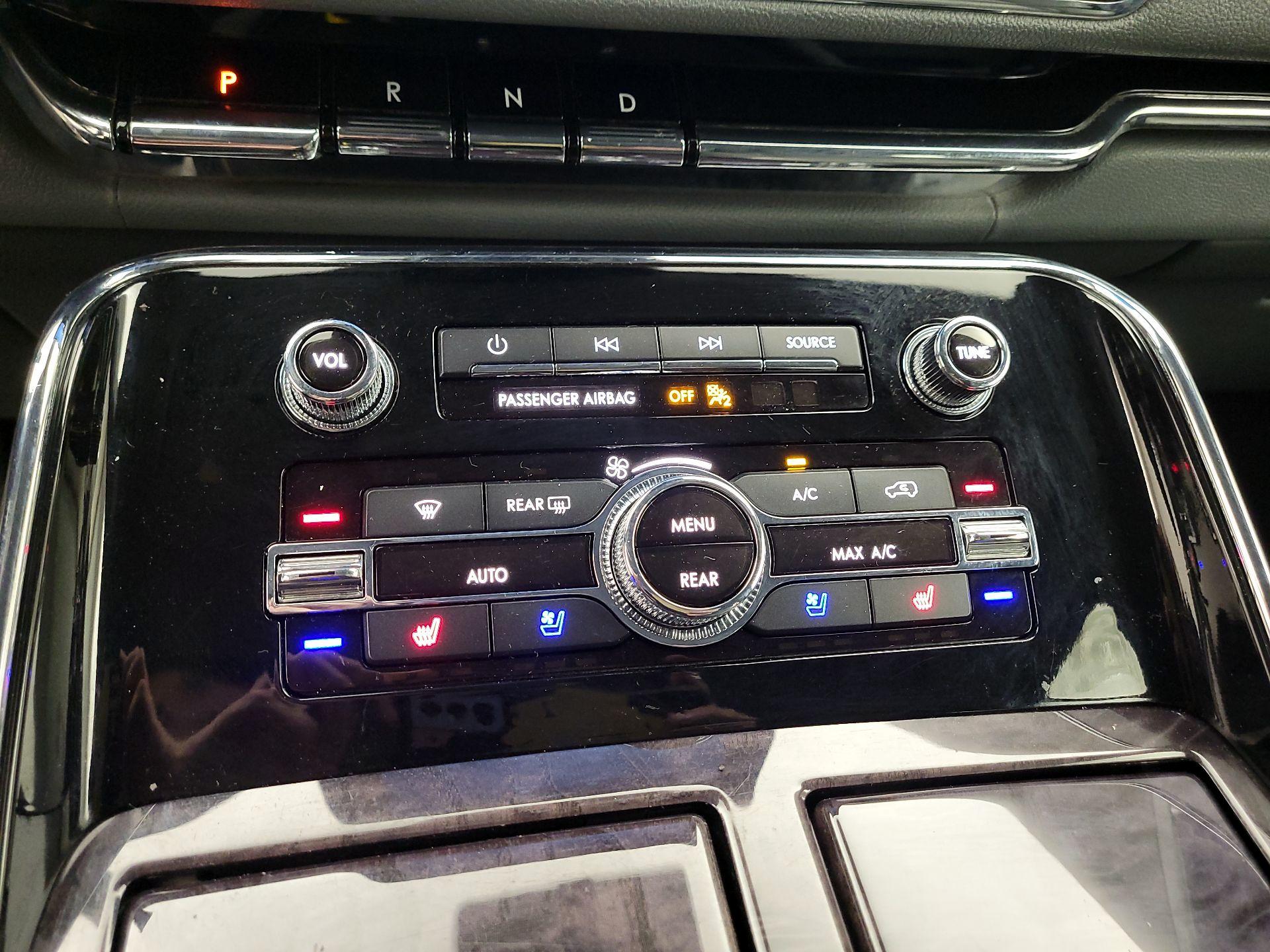 Thumbnail: 2021 Lincoln Navigator - 14