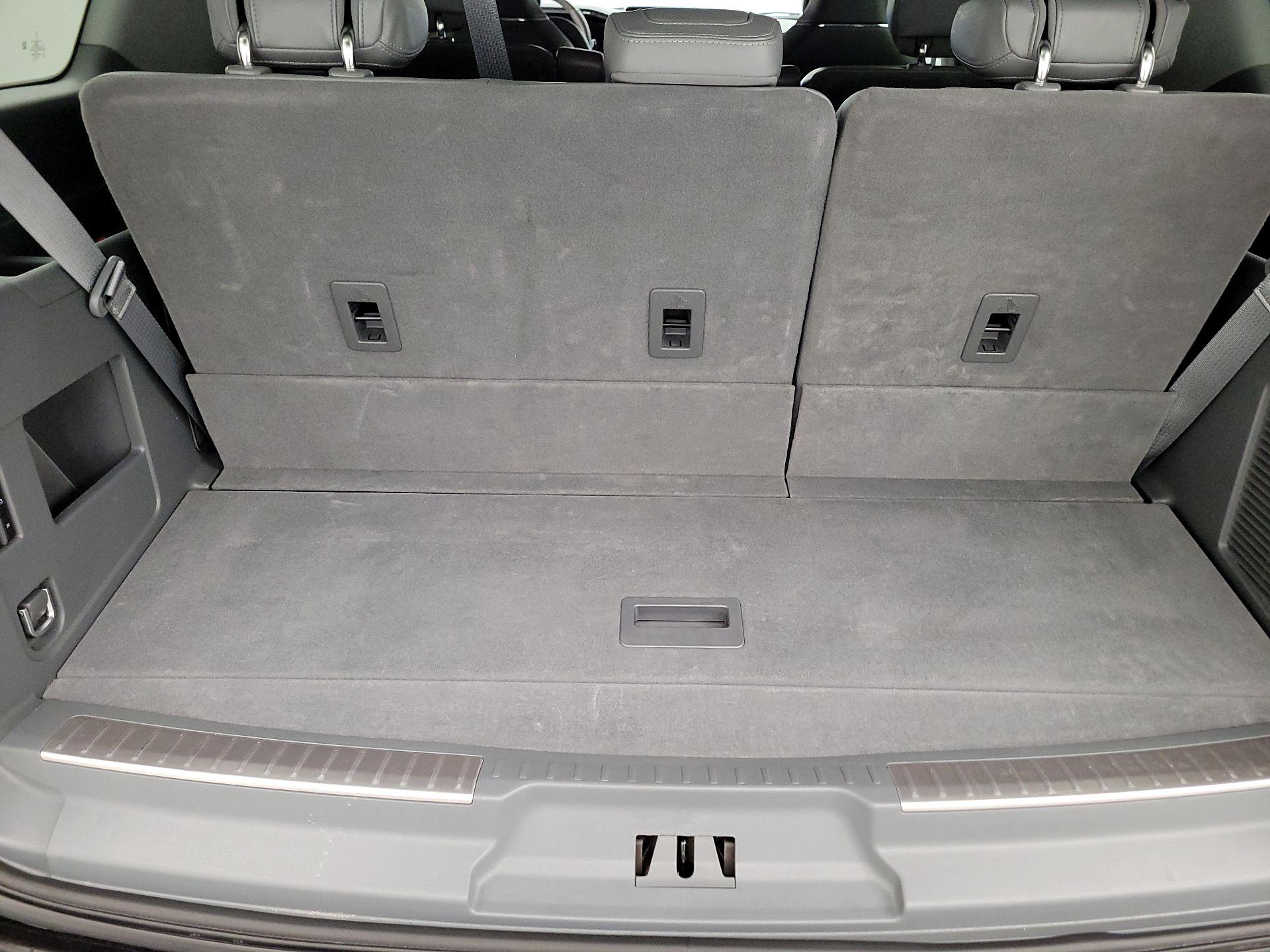 Thumbnail: 2021 Lincoln Navigator - 16