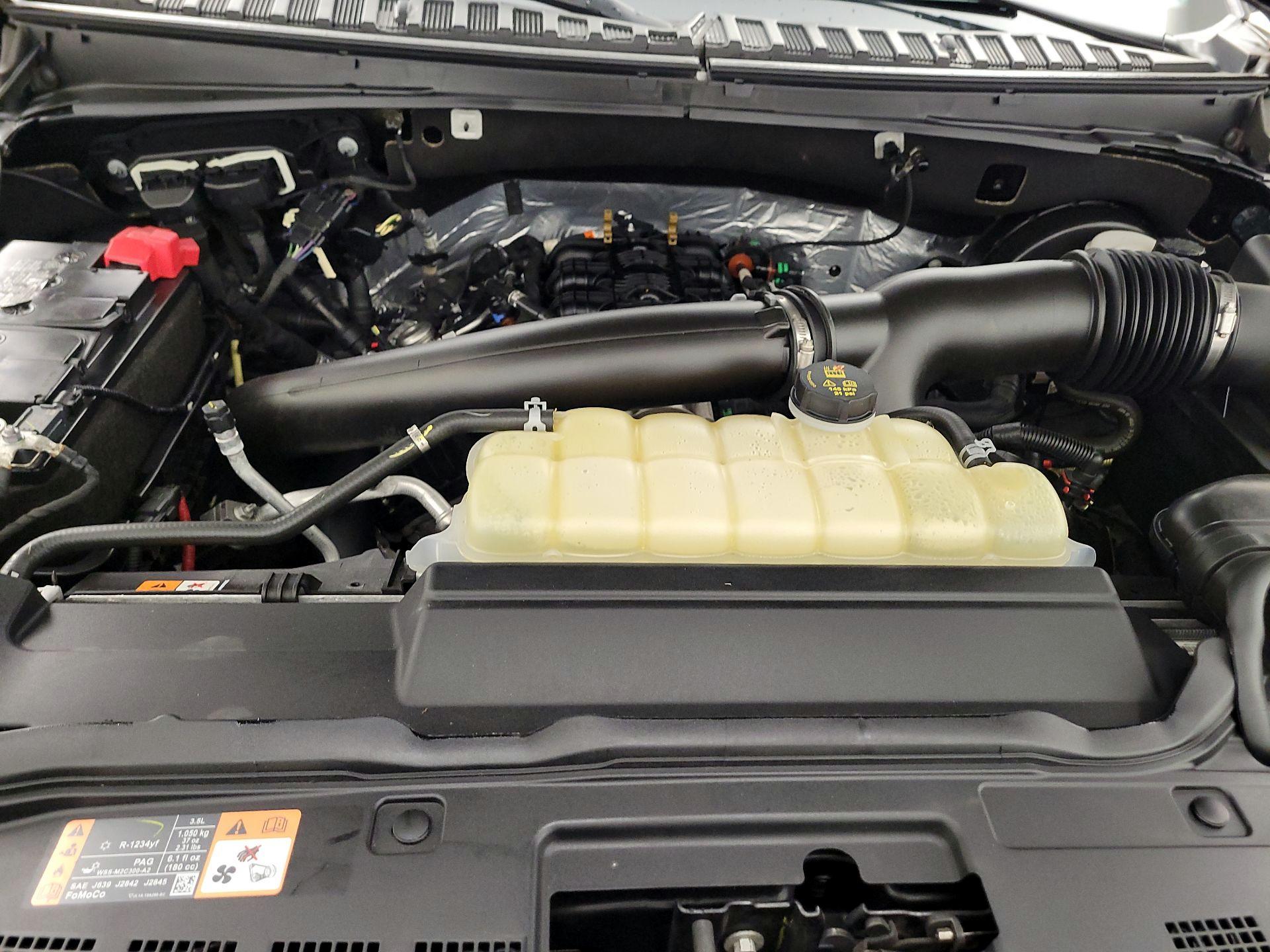 Thumbnail: 2021 Lincoln Navigator - 17