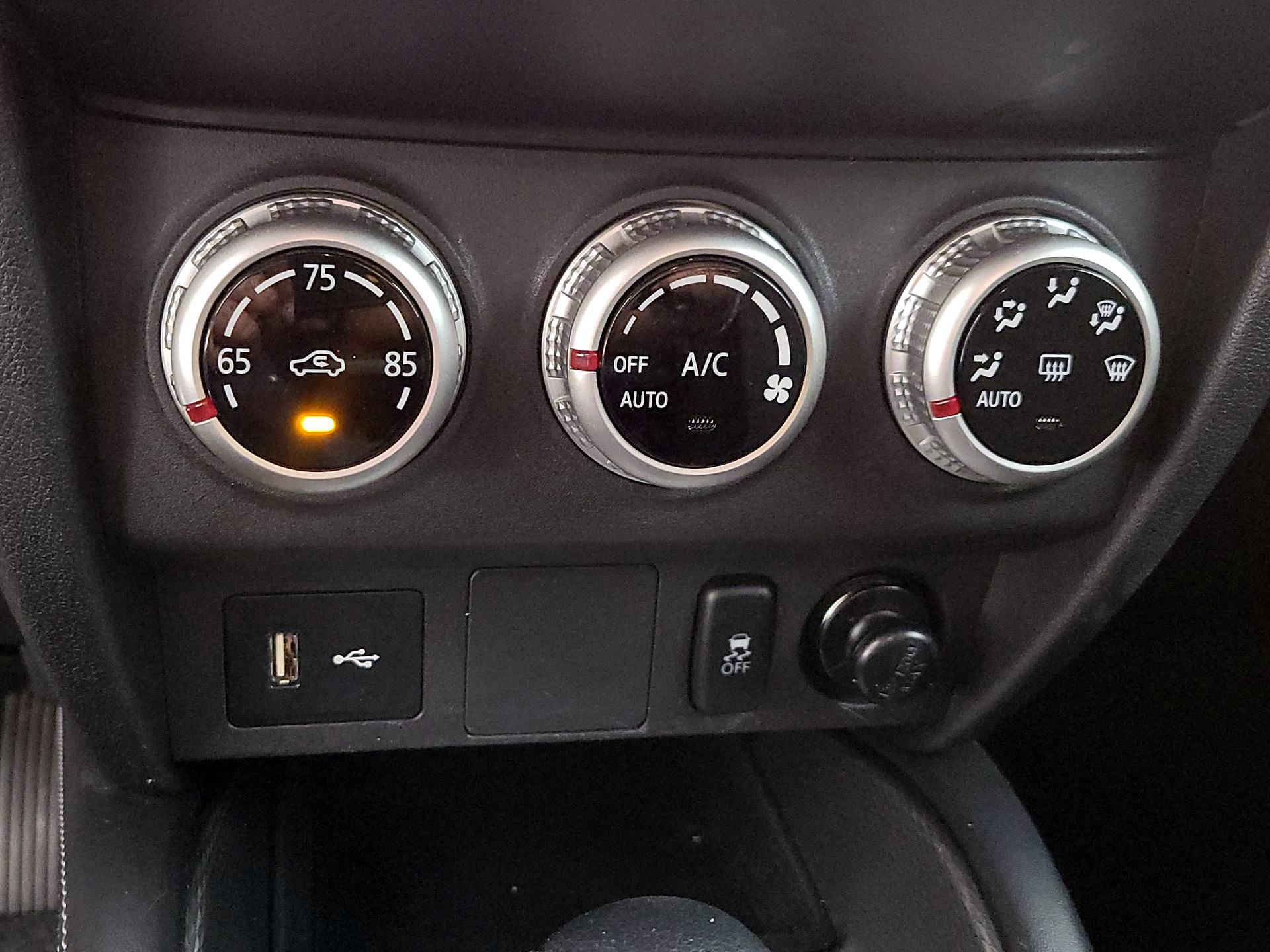 Thumbnail: 2021 Mitsubishi Outlander Sport - 16