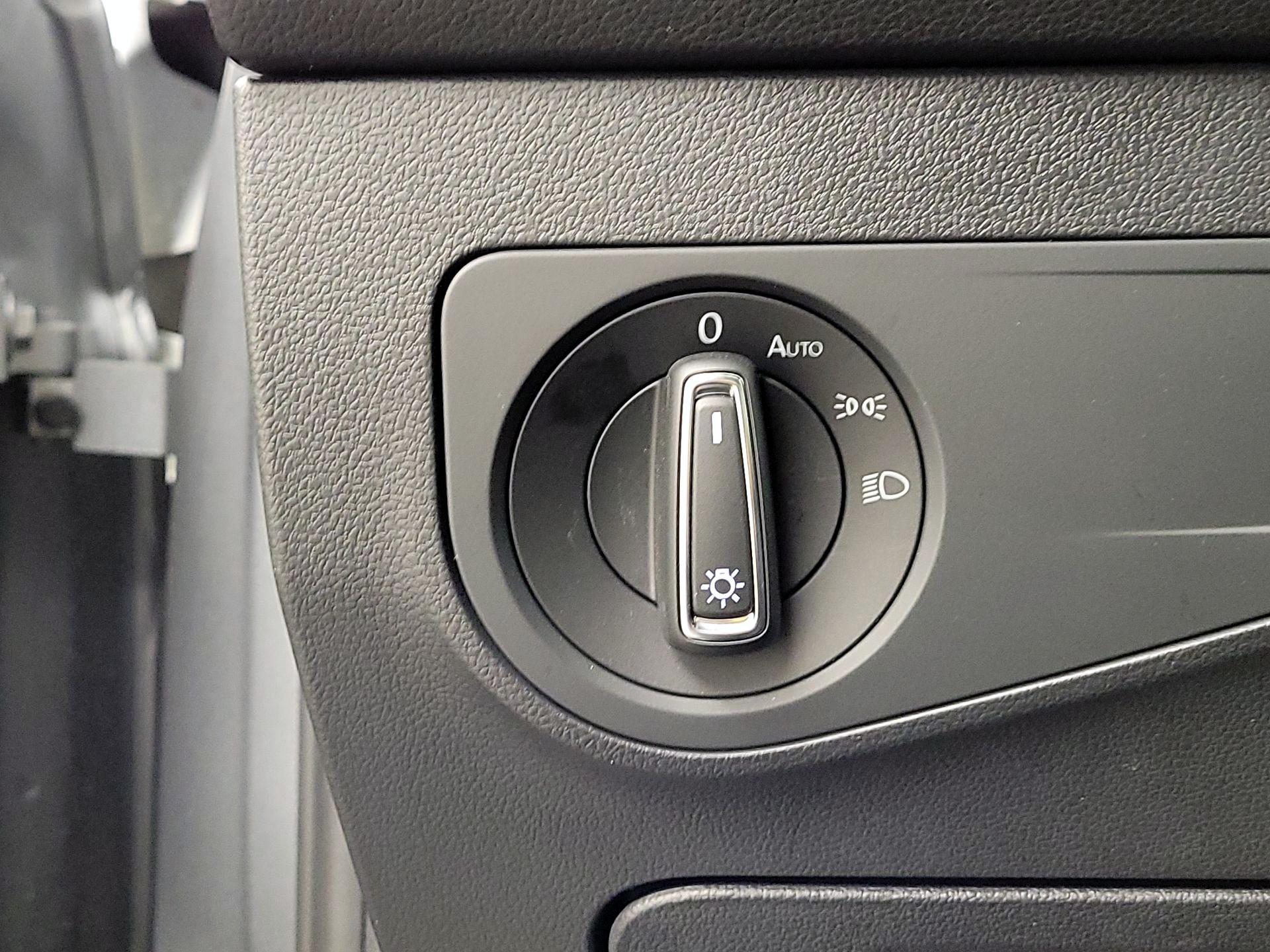 Thumbnail: 2022 Volkswagen Tiguan - 13