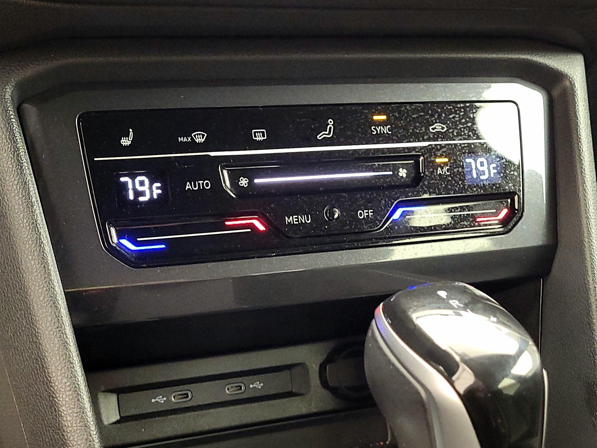 Thumbnail: 2022 Volkswagen Tiguan - 16