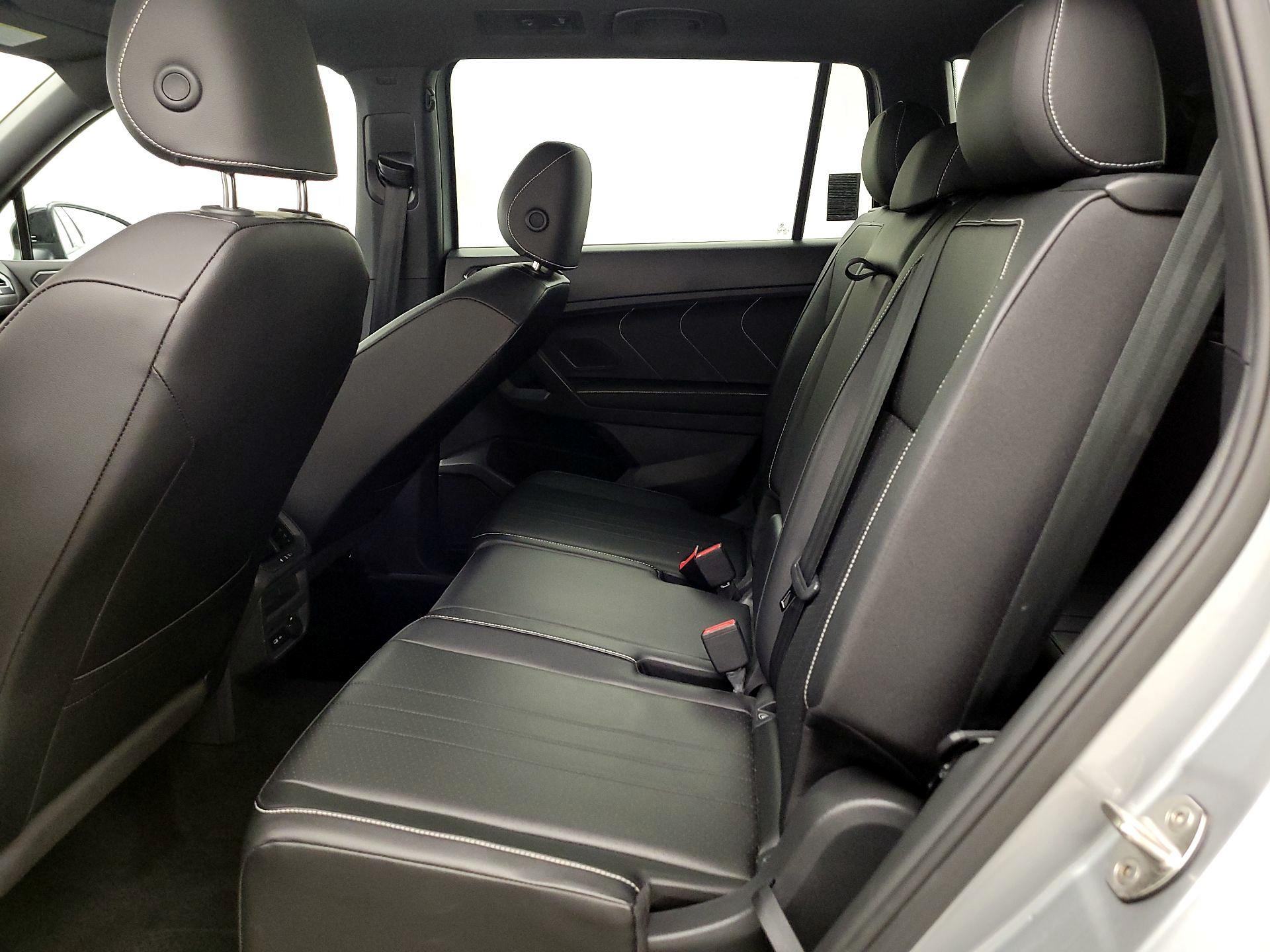 Thumbnail: 2022 Volkswagen Tiguan - 19