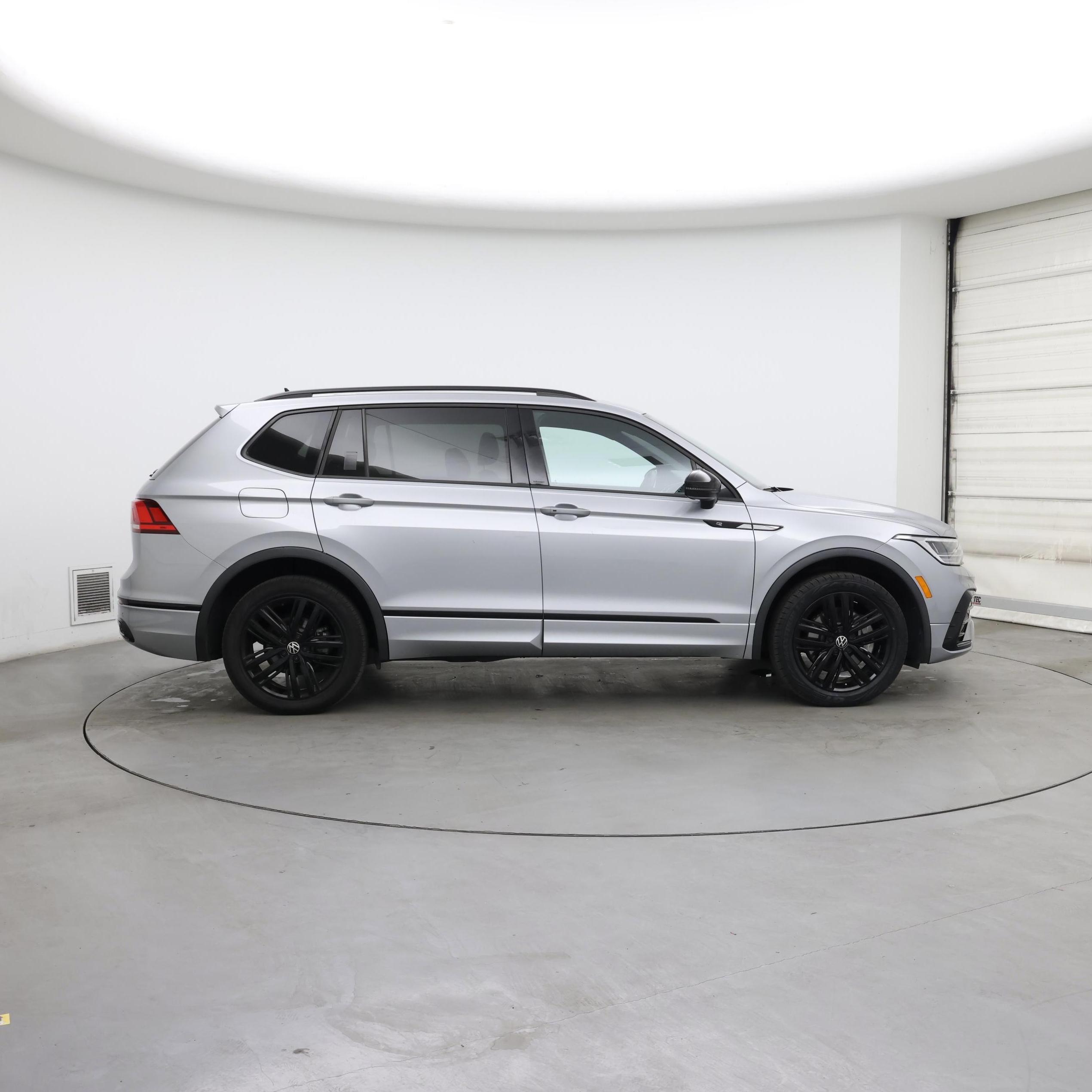 Thumbnail: 2022 Volkswagen Tiguan - 7