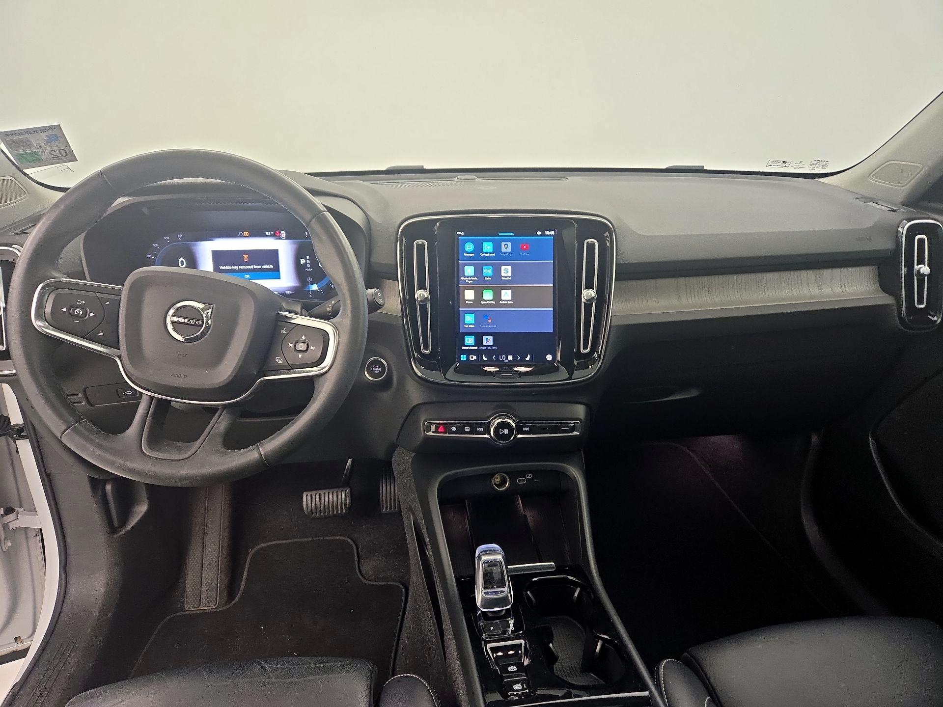 Thumbnail: 2023 Volvo XC40 - 9