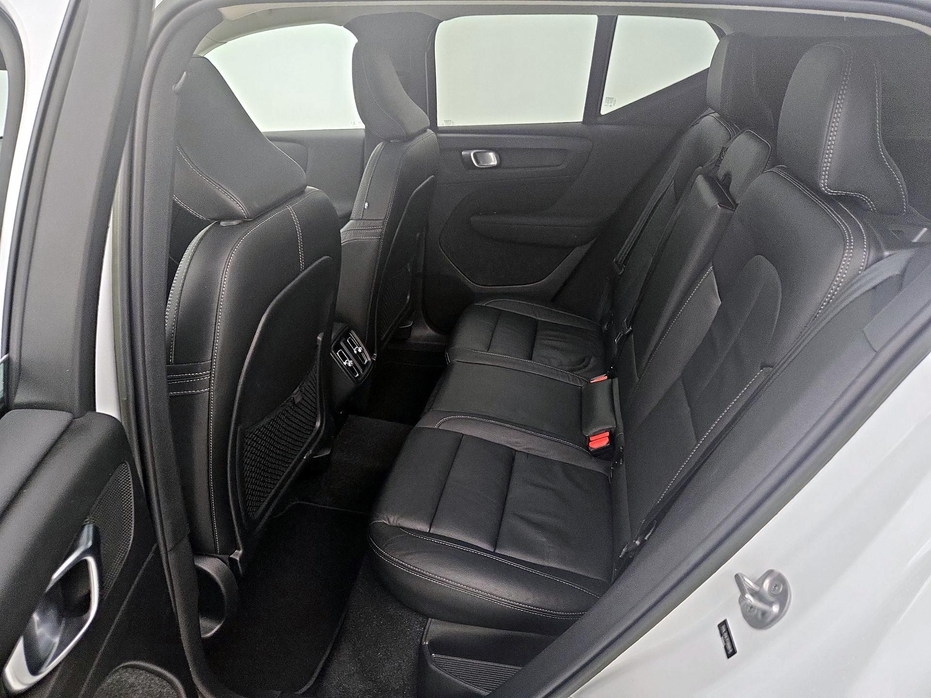 Thumbnail: 2023 Volvo XC40 - 20