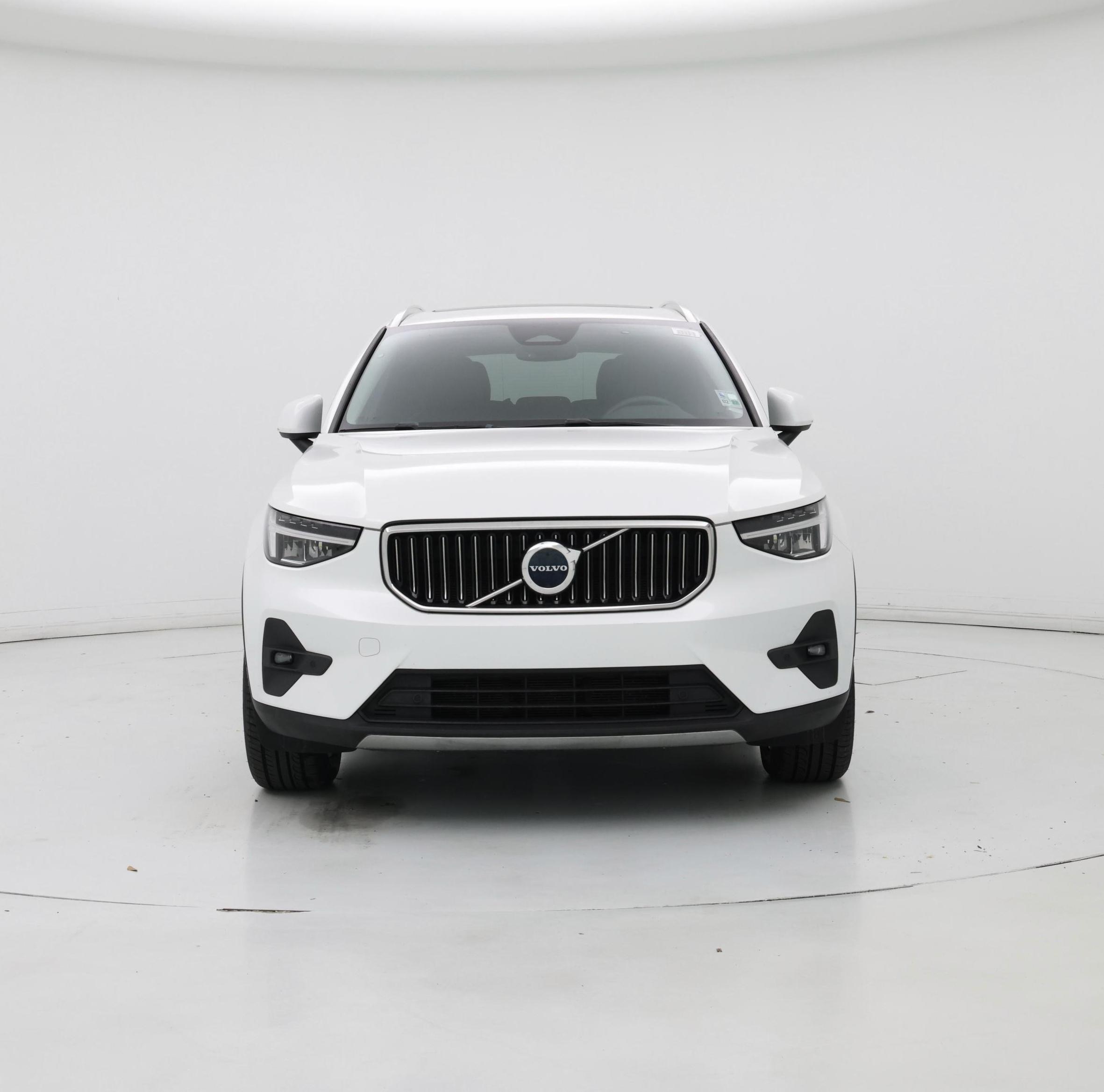 Thumbnail: 2023 Volvo XC40 - 5