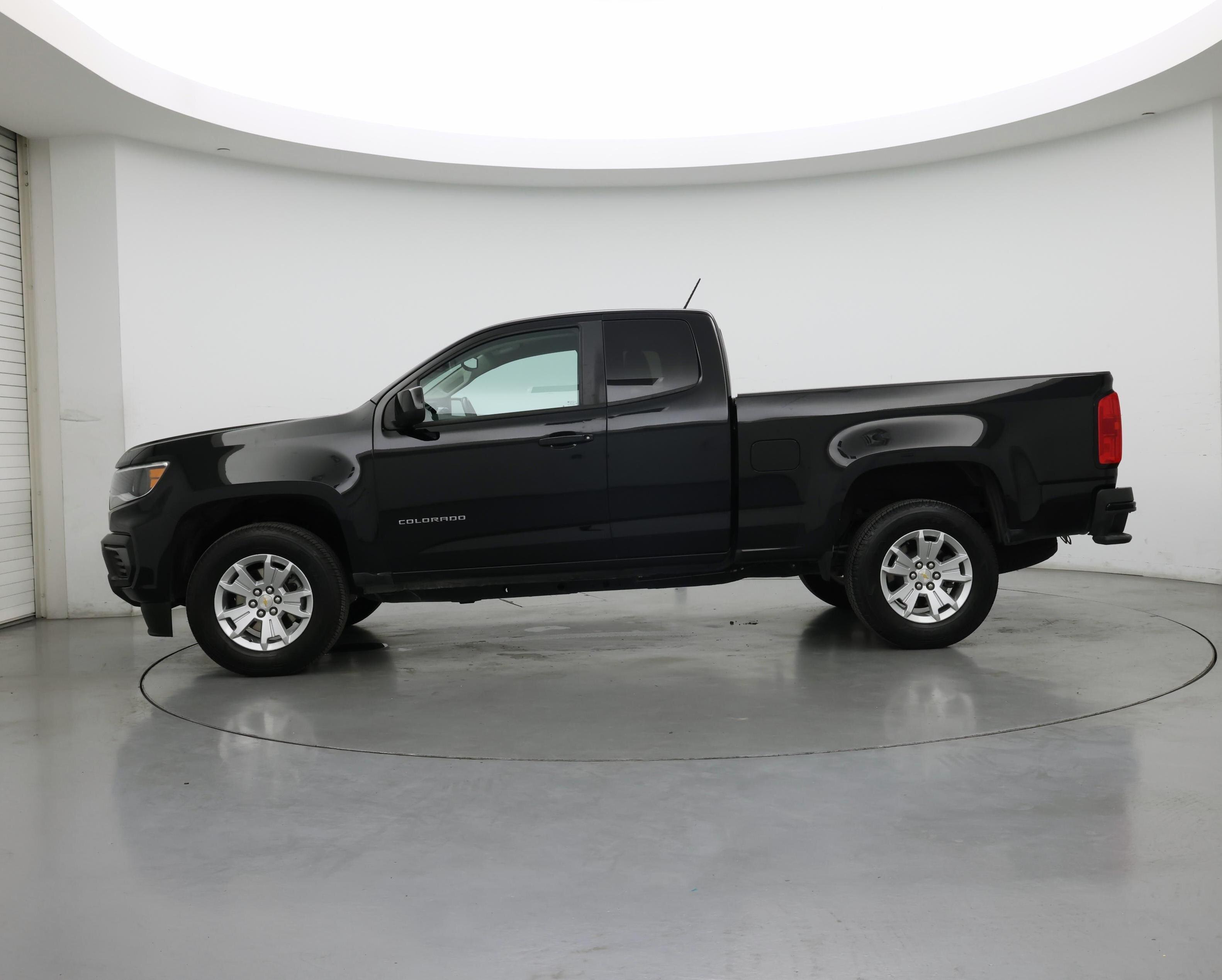 Thumbnail: 2022 Chevrolet Colorado - 3