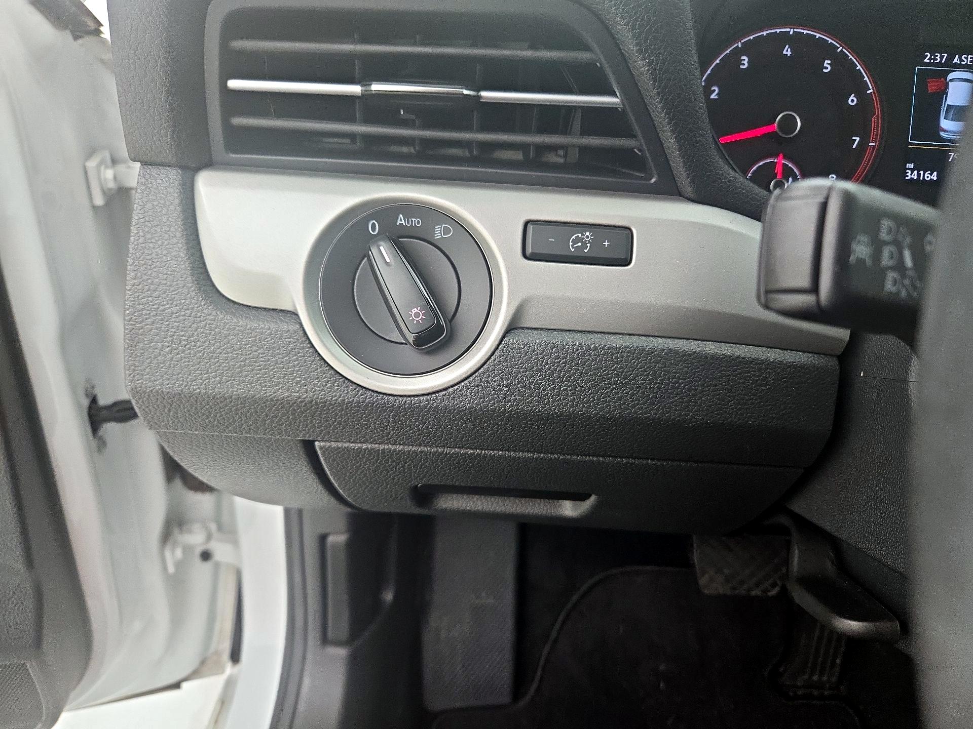 Thumbnail: 2021 Volkswagen Passat - 13