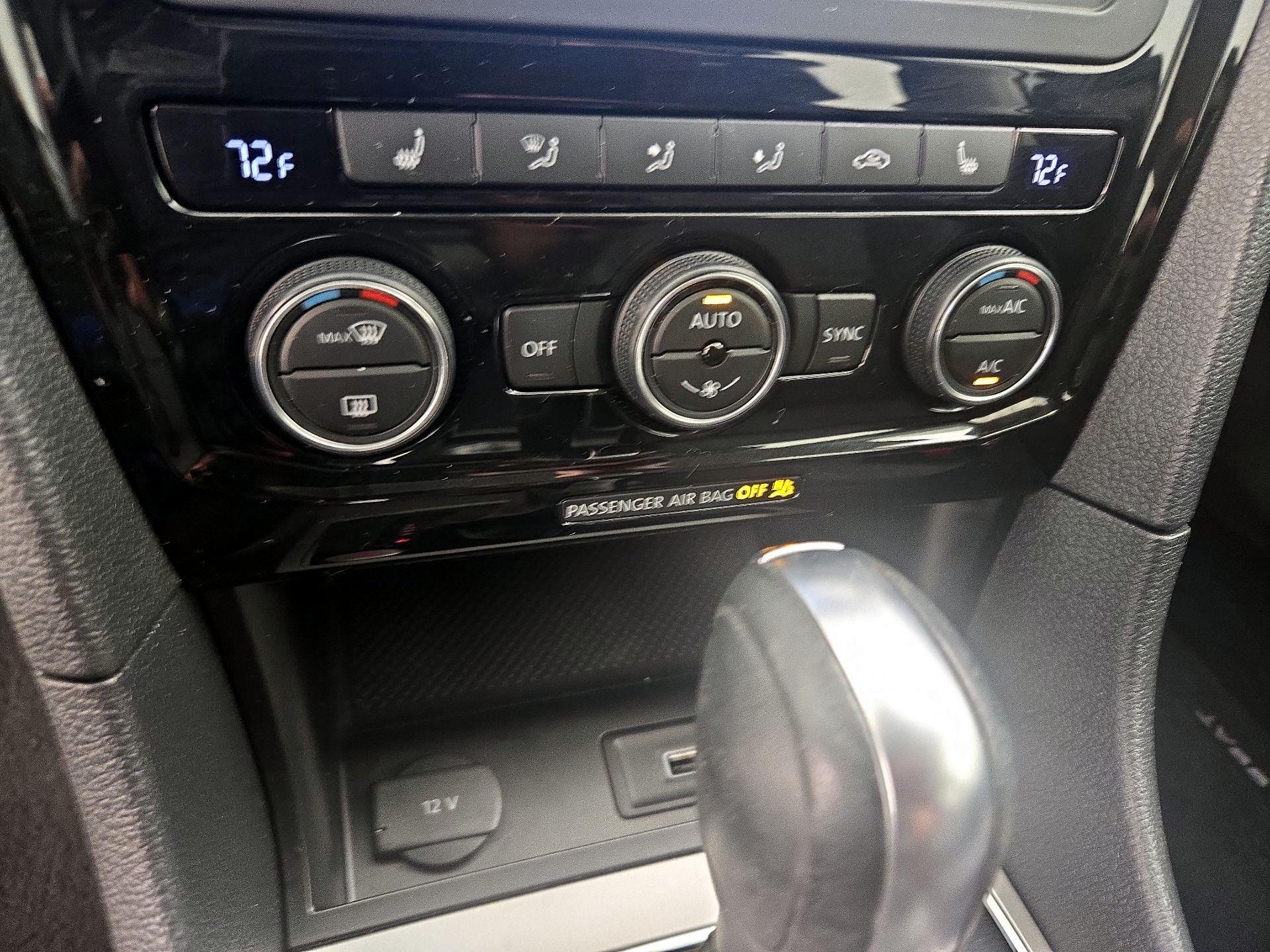 Thumbnail: 2021 Volkswagen Passat - 16