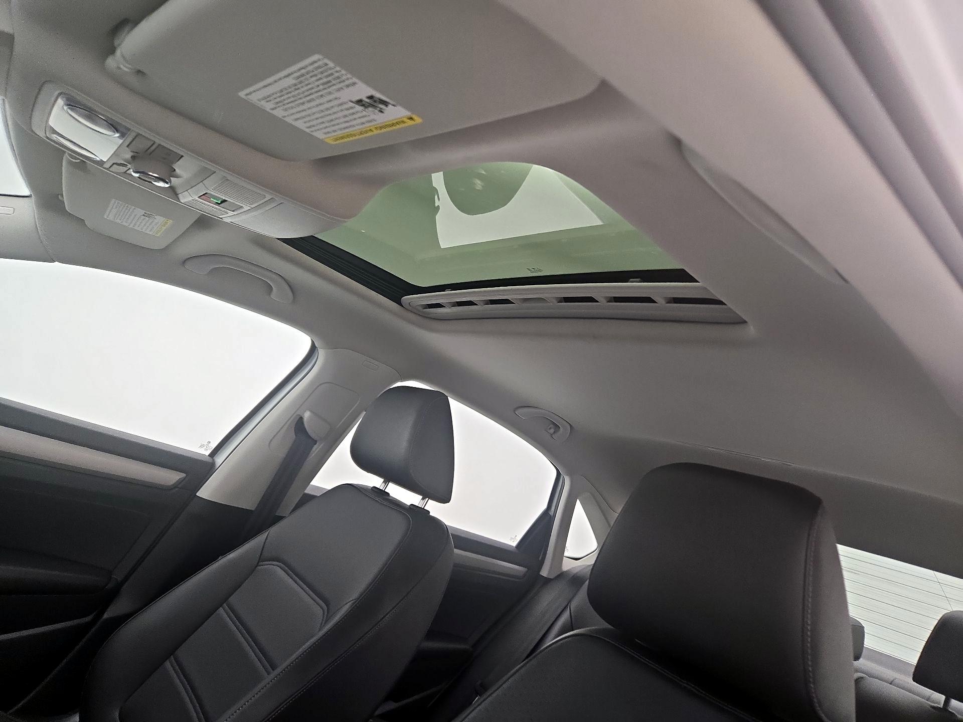 Thumbnail: 2021 Volkswagen Passat - 19