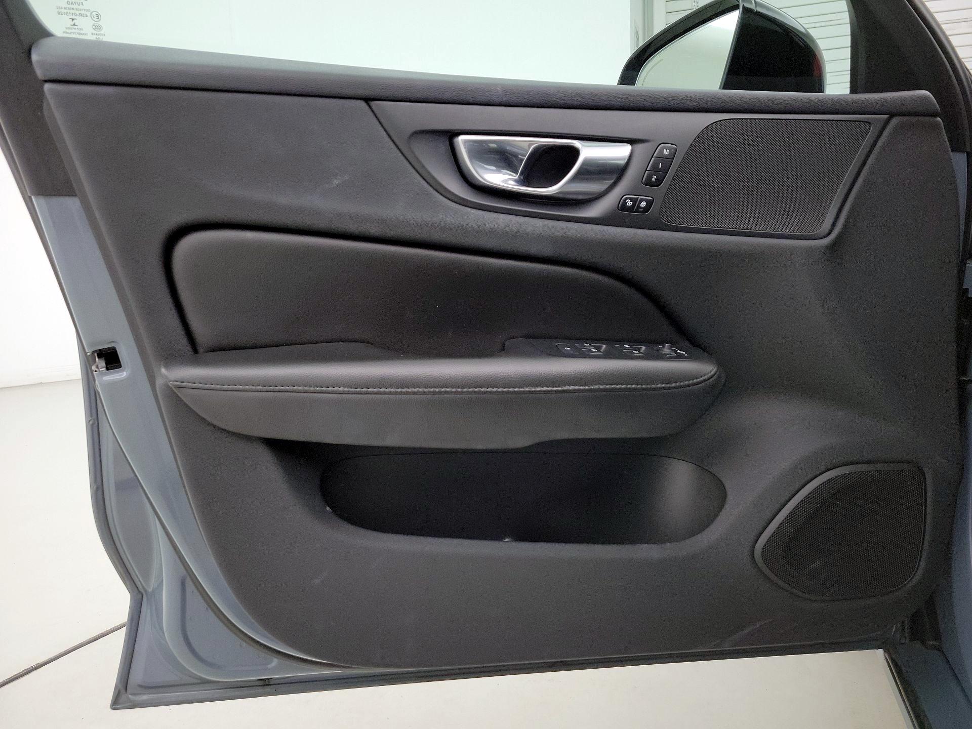 Thumbnail: 2023 Volvo S60 - 12