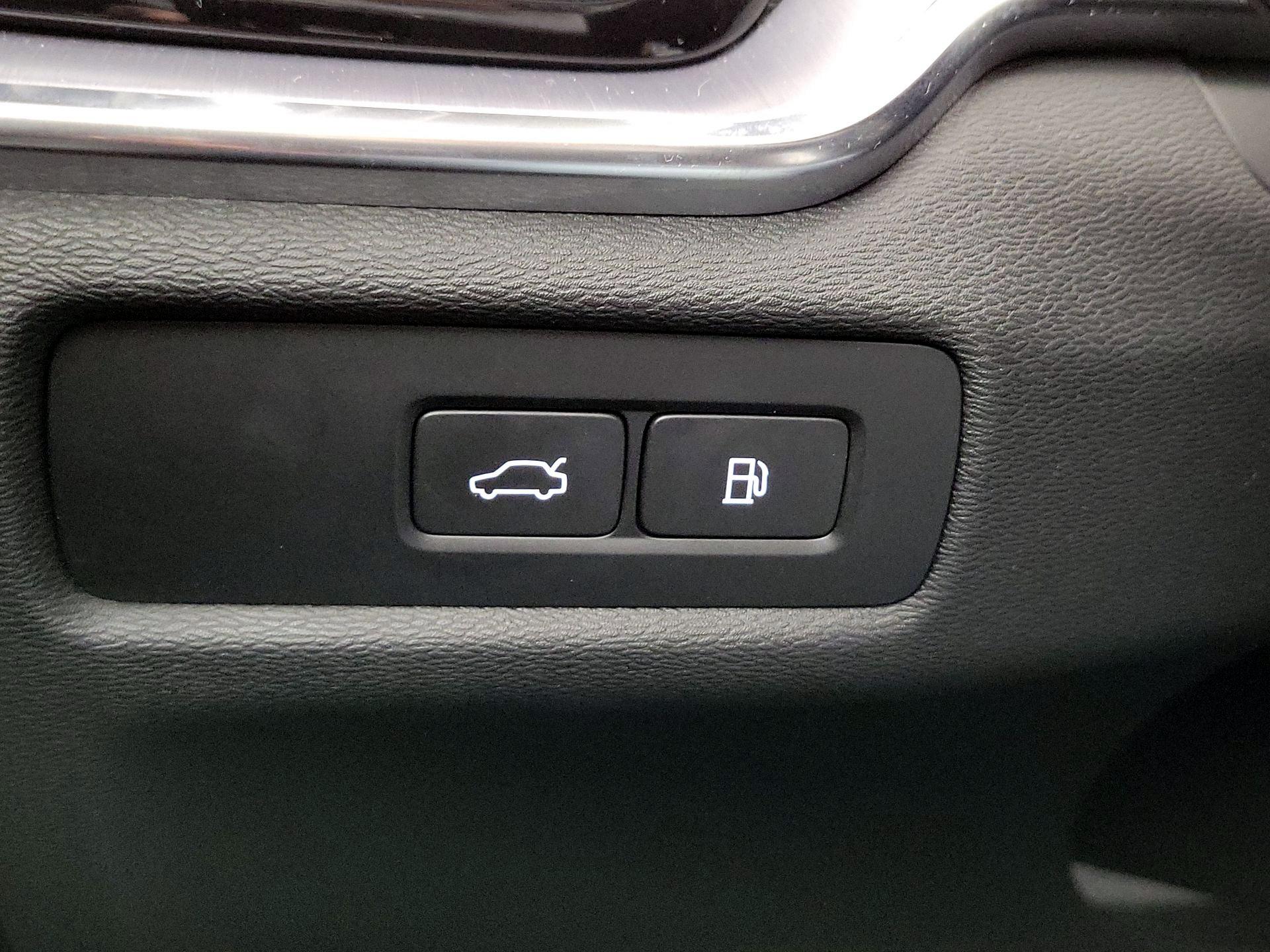 Thumbnail: 2023 Volvo S60 - 13