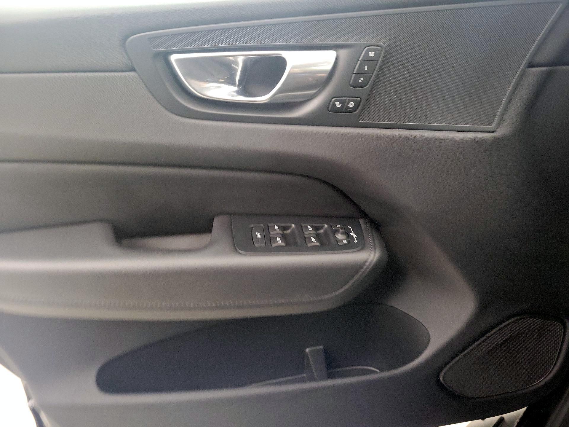 Thumbnail: 2024 Volvo XC60 - 12