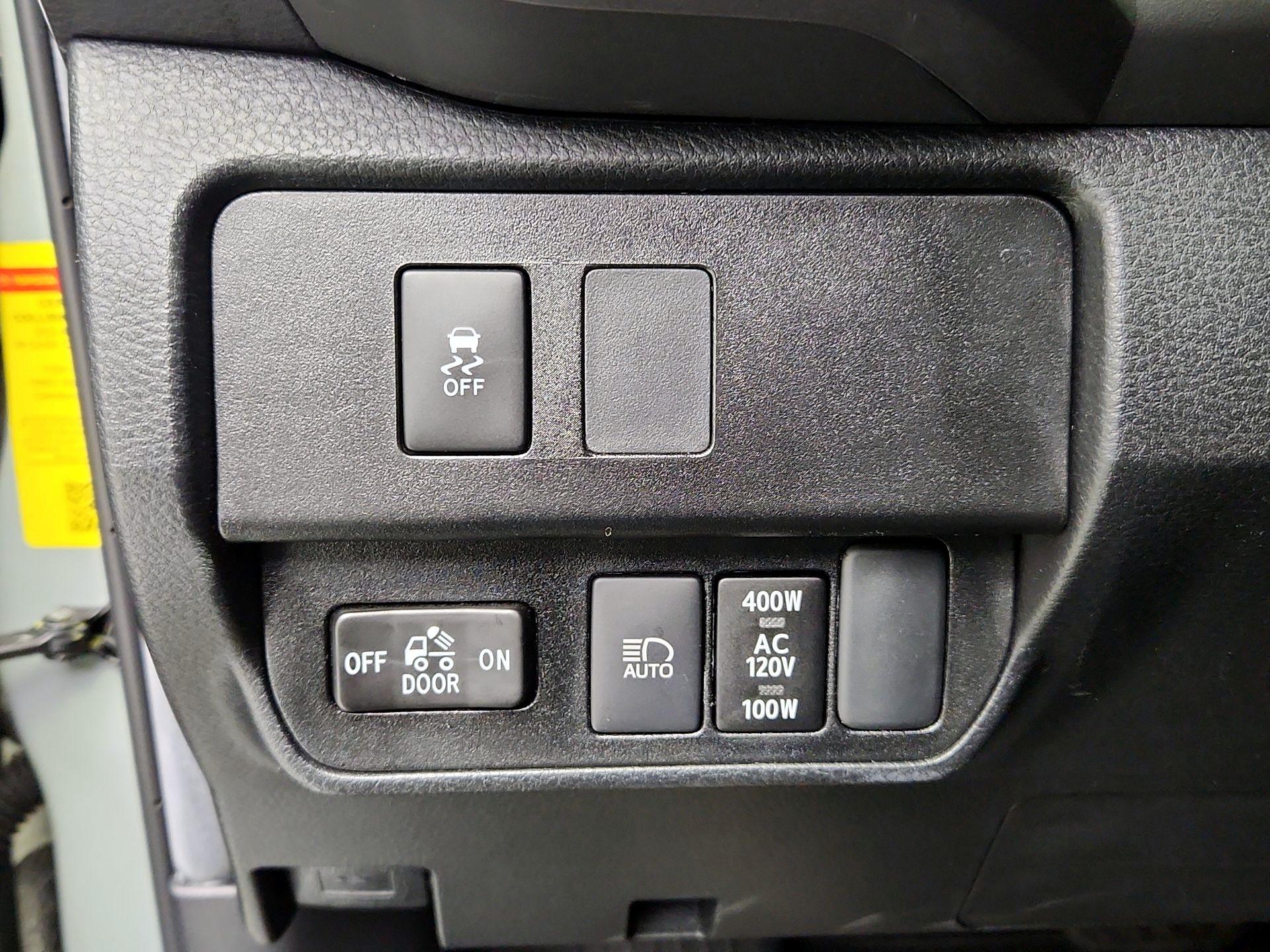 Thumbnail: 2022 Toyota Tacoma - 13