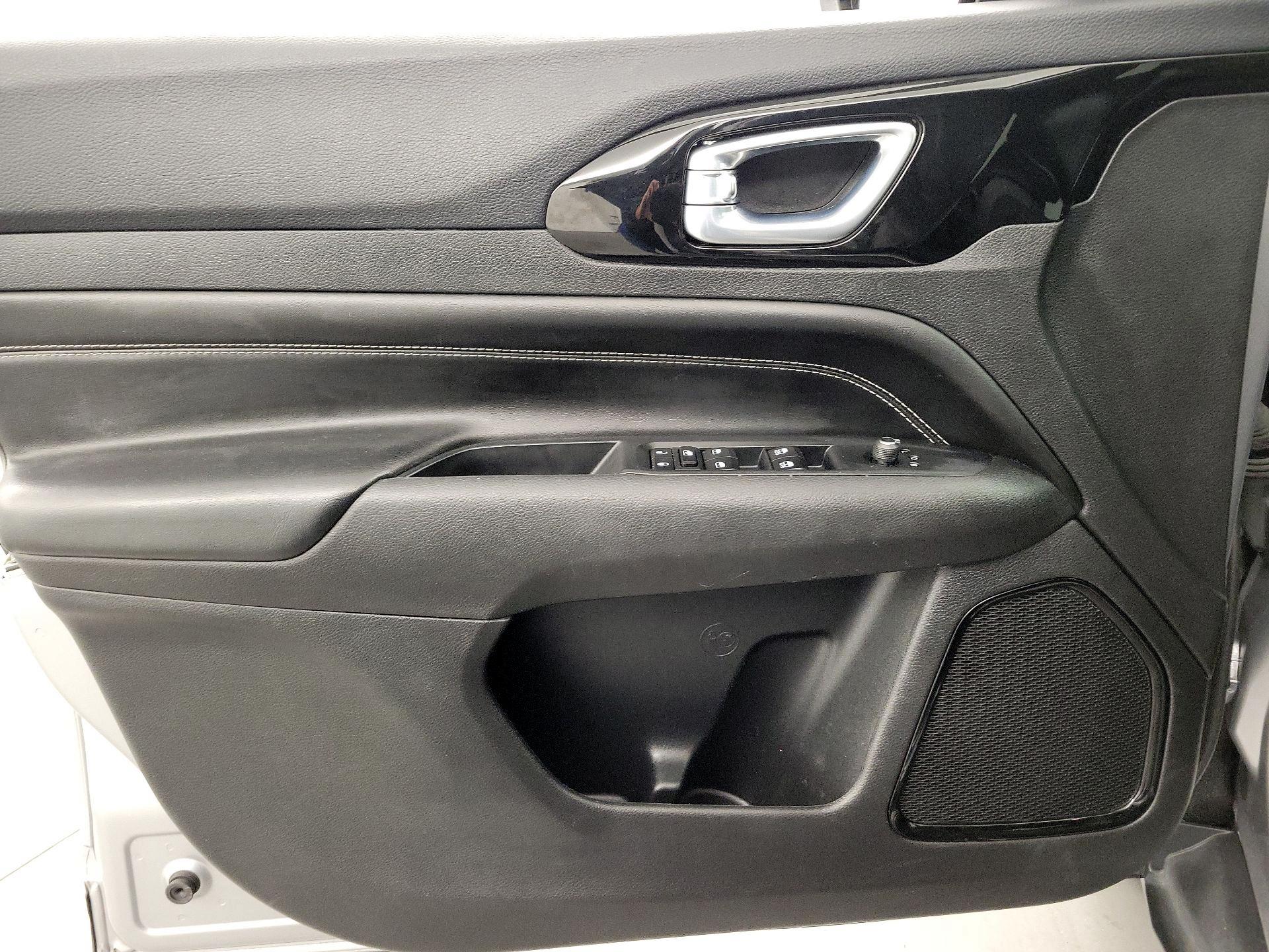 Thumbnail: 2023 Jeep Compass - 12