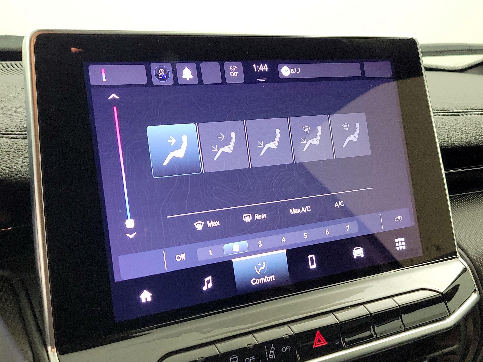 Thumbnail: 2023 Jeep Compass - 16