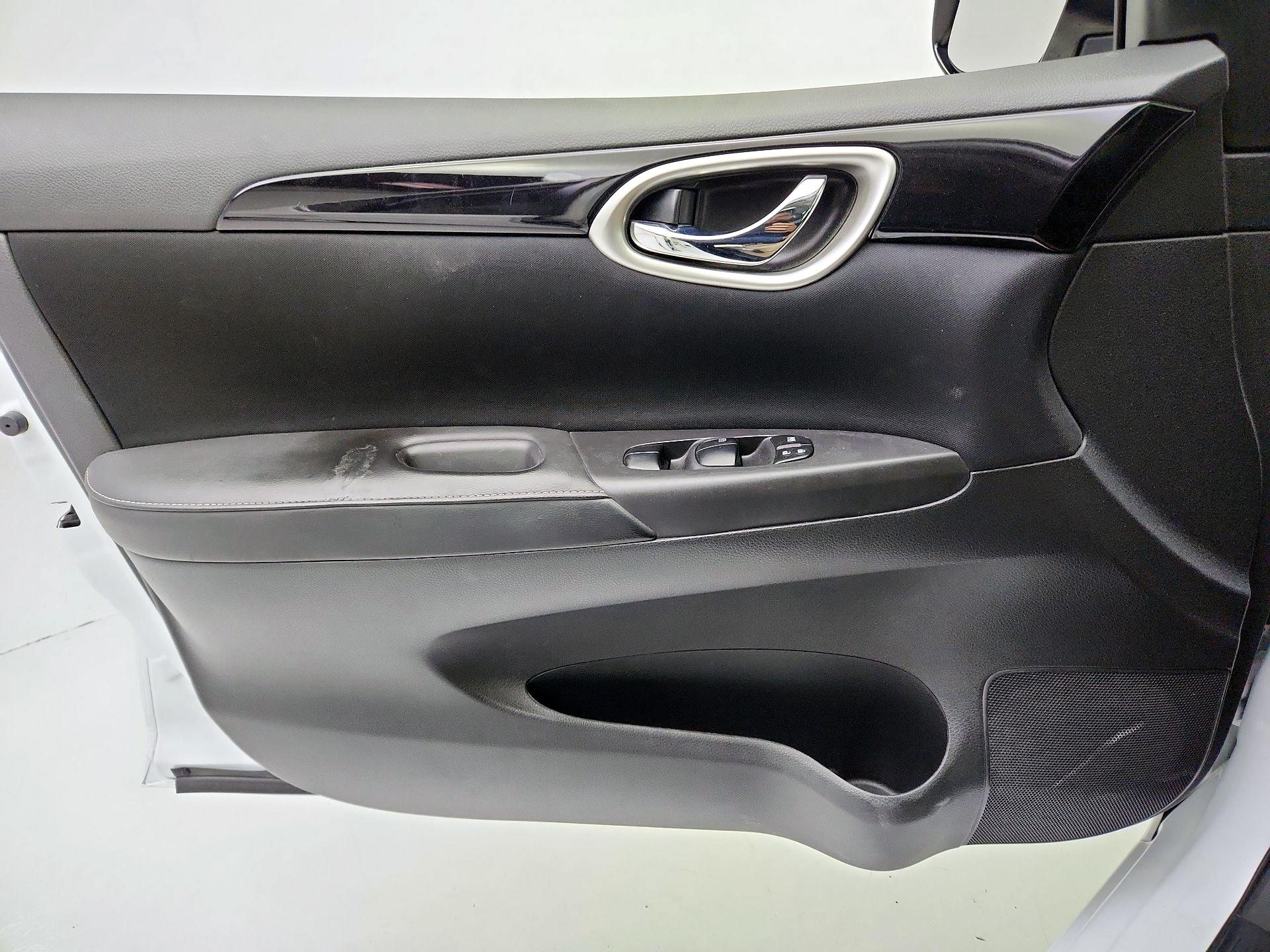 Thumbnail: 2018 Nissan Sentra - 12