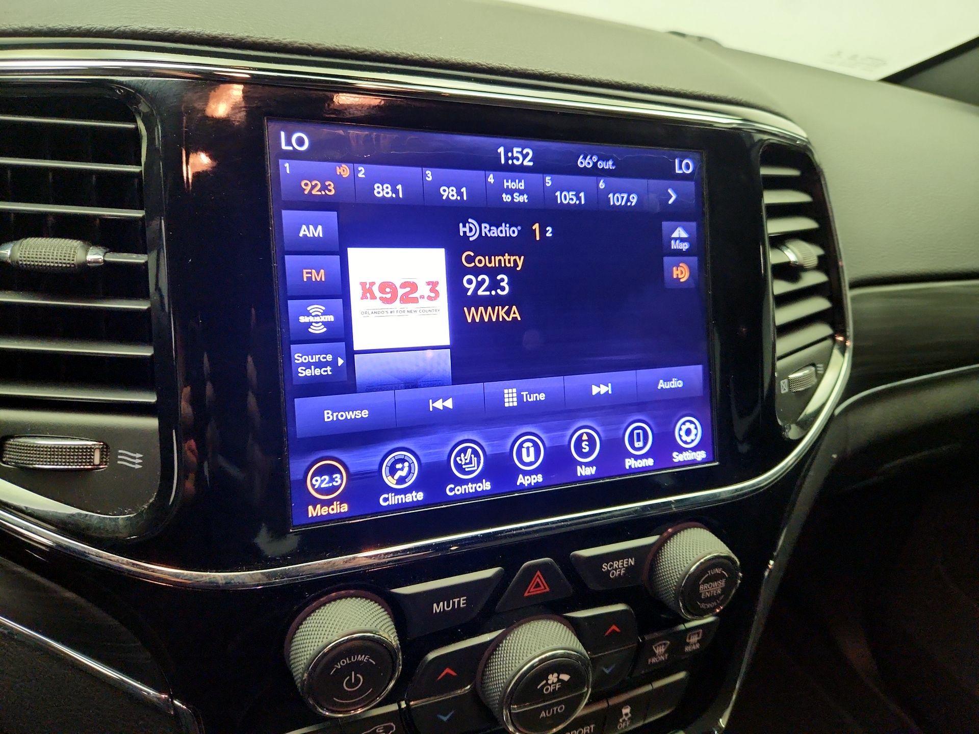 Thumbnail: 2019 Jeep Grand Cherokee - 16