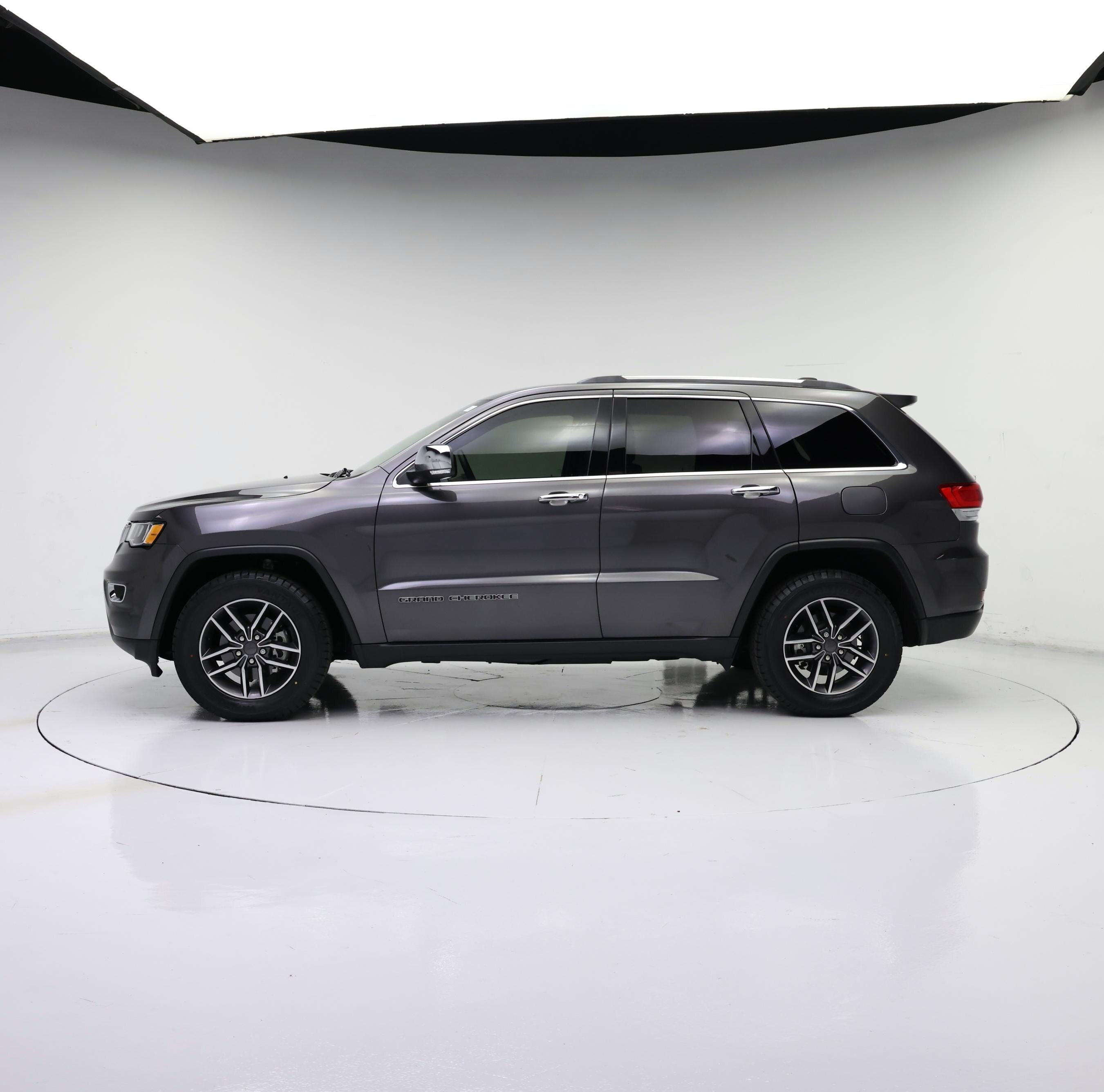 Thumbnail: 2019 Jeep Grand Cherokee - 3