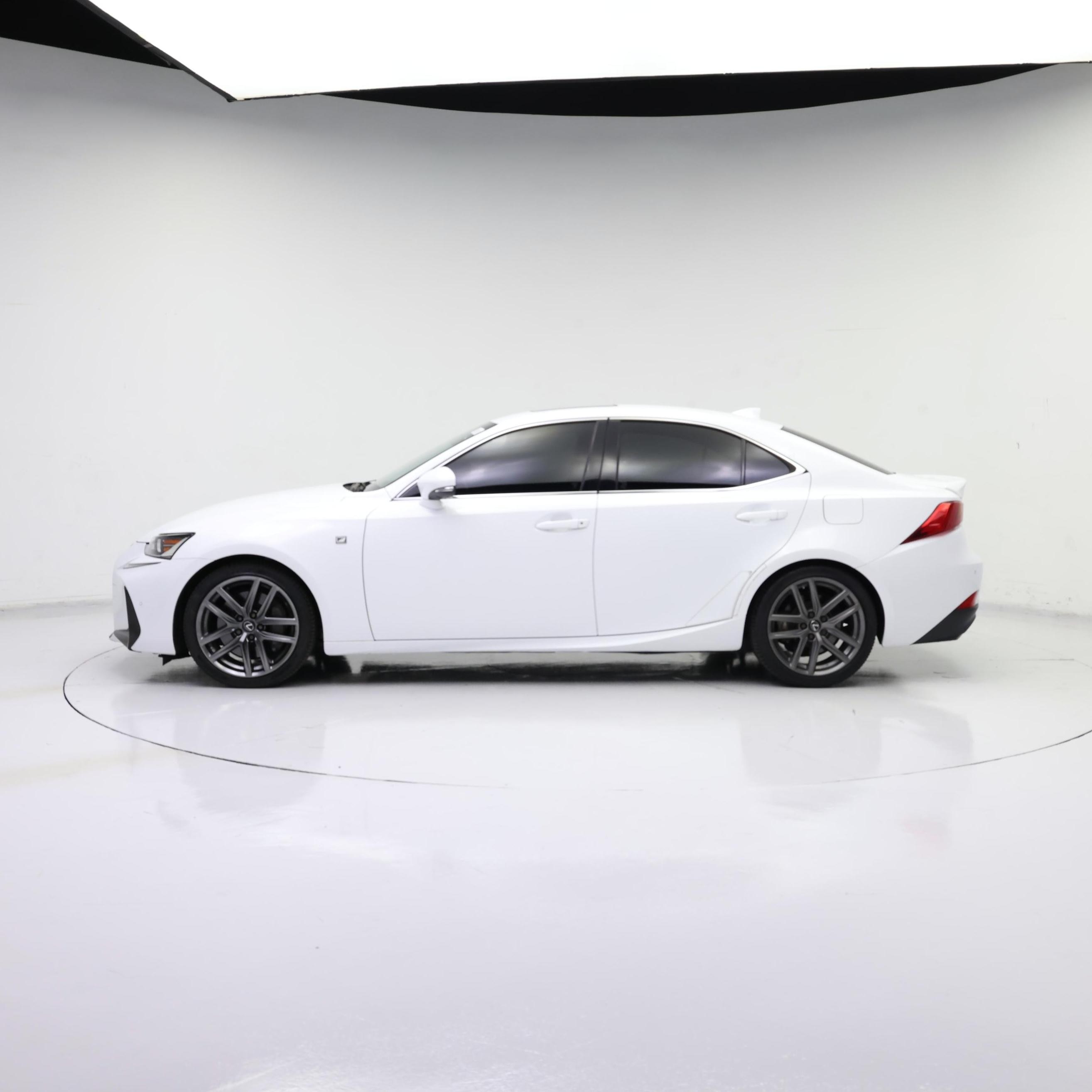 Thumbnail: 2019 Lexus IS - 3