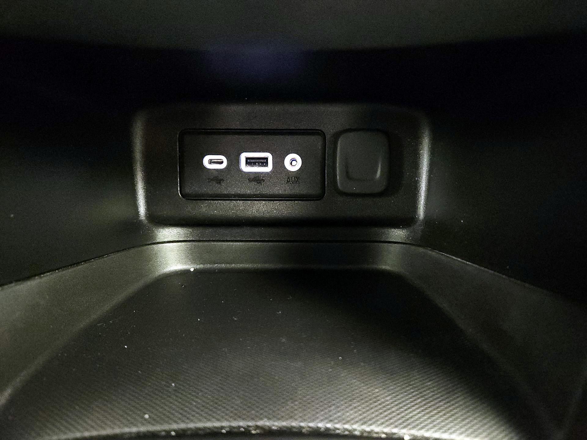 Thumbnail: 2020 Chevrolet Equinox - 16