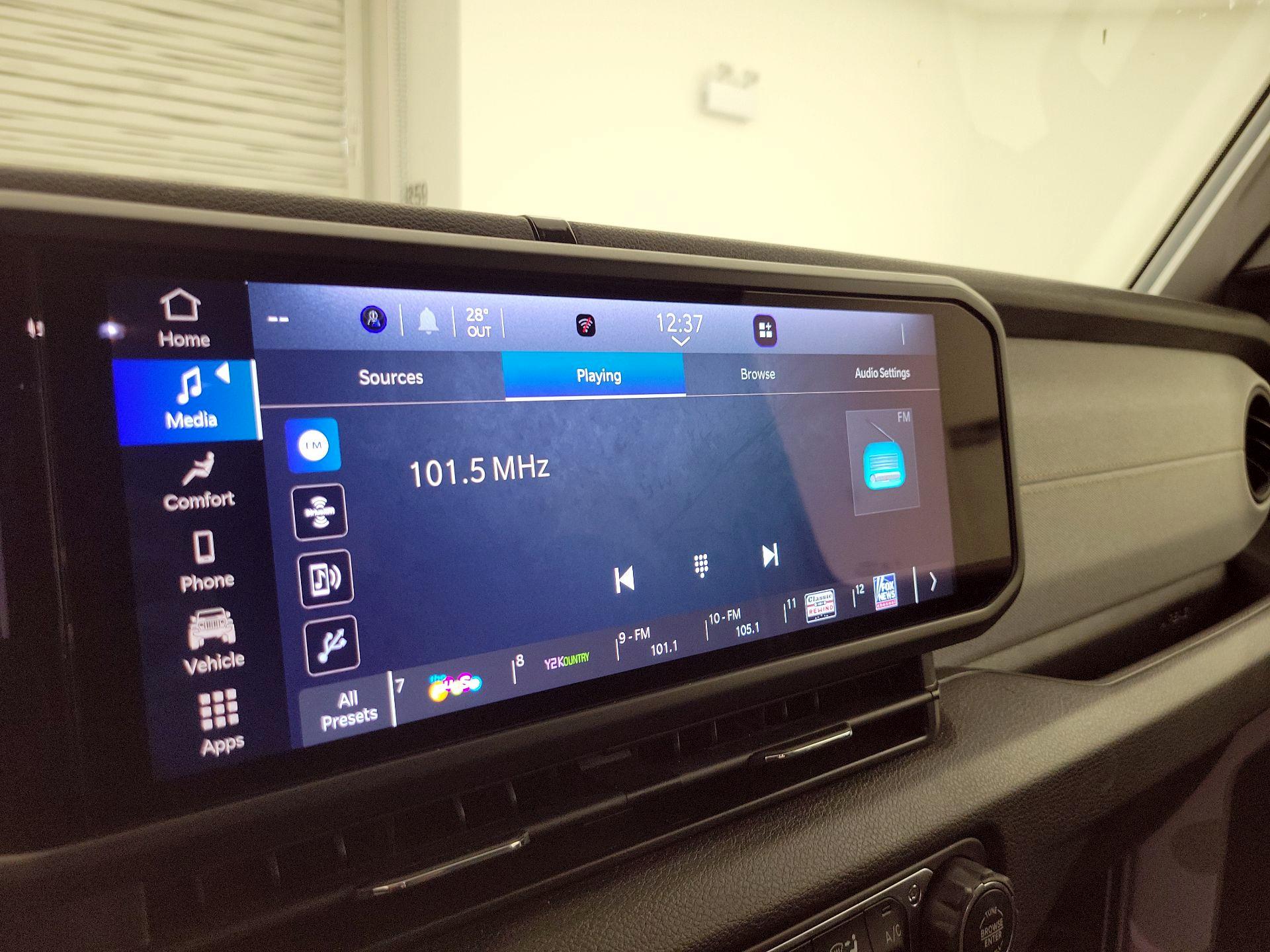 Thumbnail: 2024 Jeep Wrangler - 15