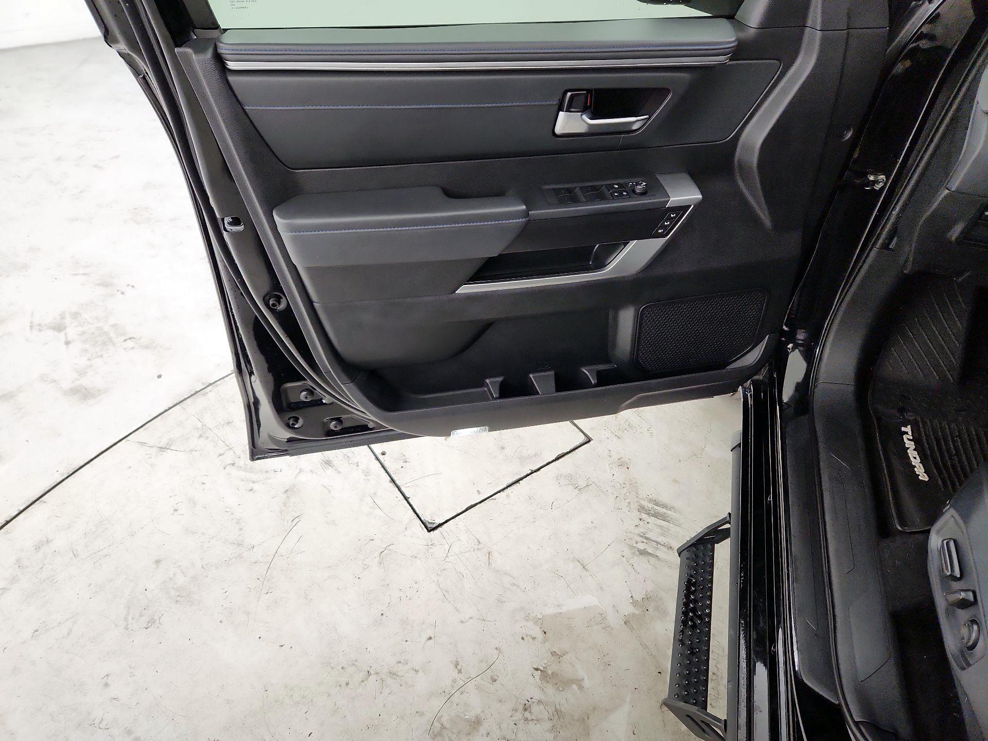 Thumbnail: 2023 Toyota Tundra - 10