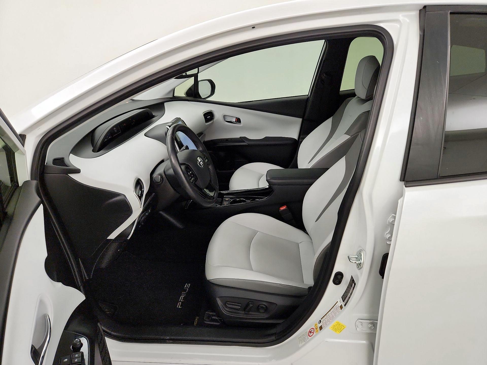 Thumbnail: 2021 Toyota Prius Prime - 9