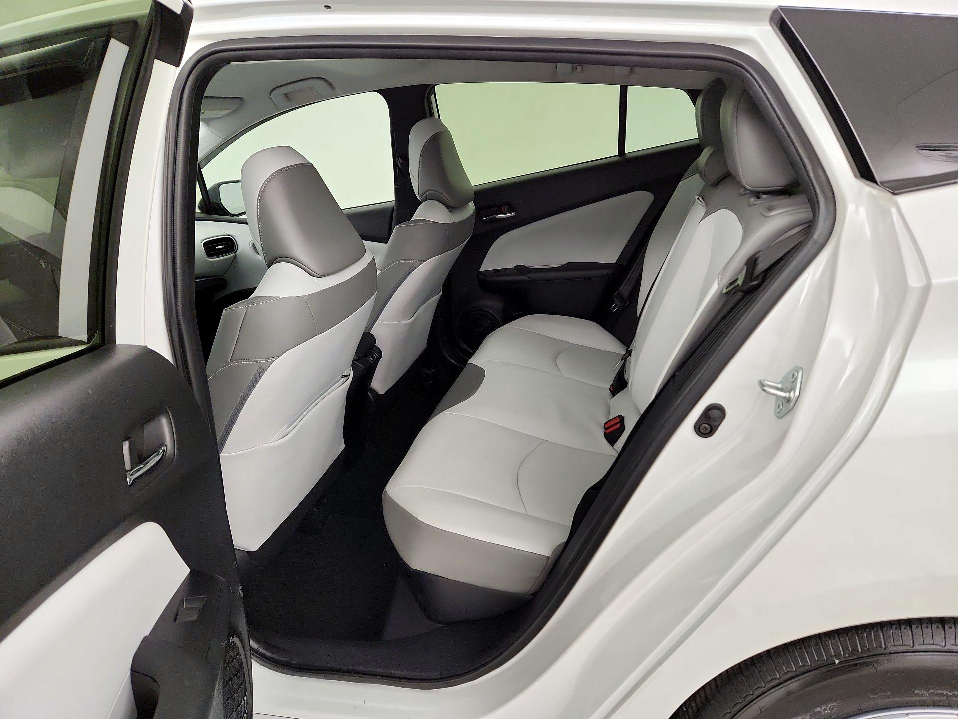 Thumbnail: 2021 Toyota Prius Prime - 18