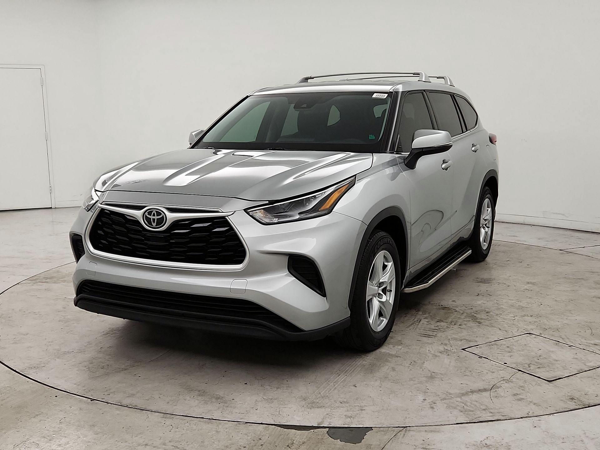 Thumbnail: 2021 Toyota Highlander - 3