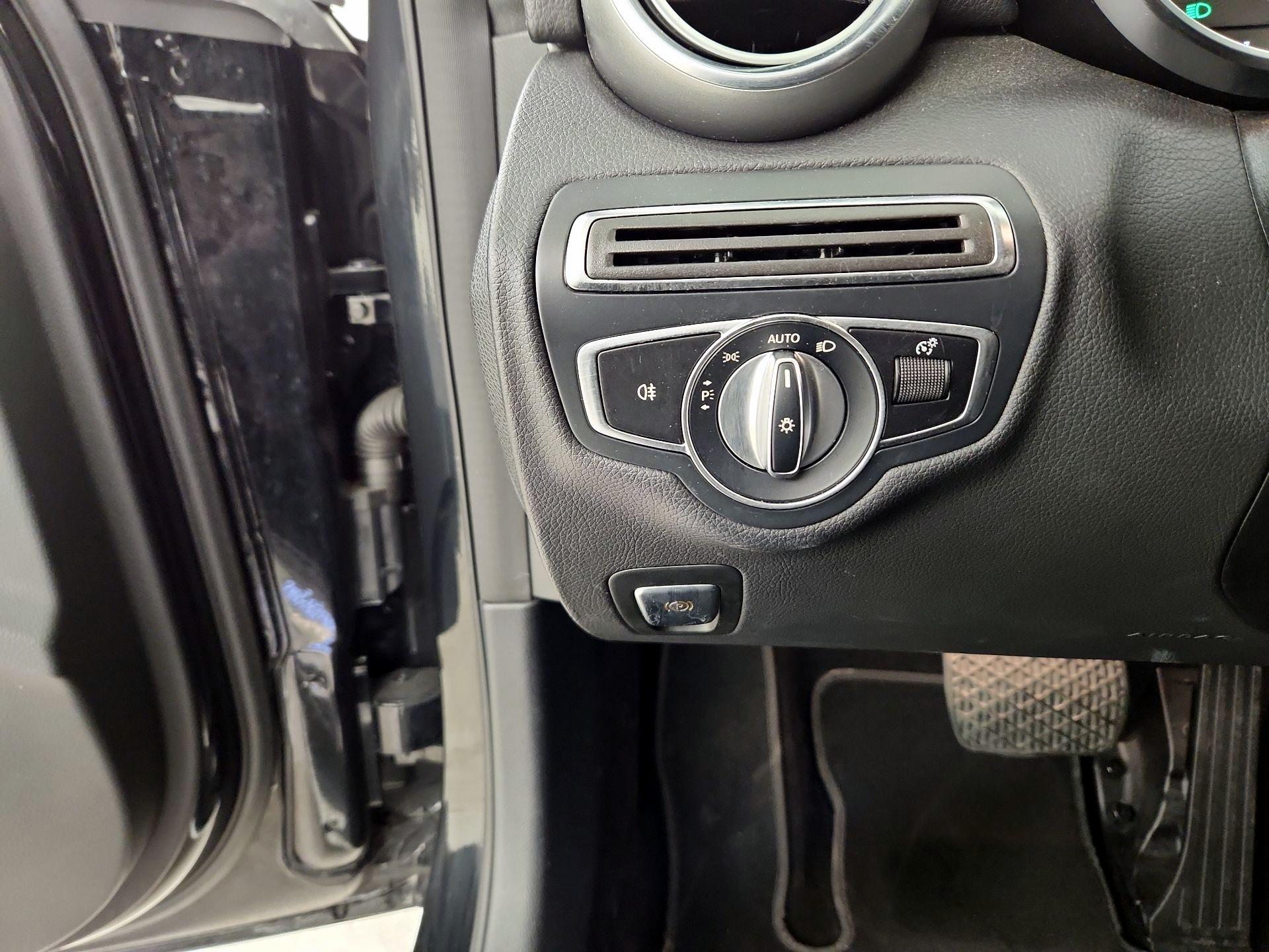 Thumbnail: 2020 Mercedes-Benz C-Class - 11