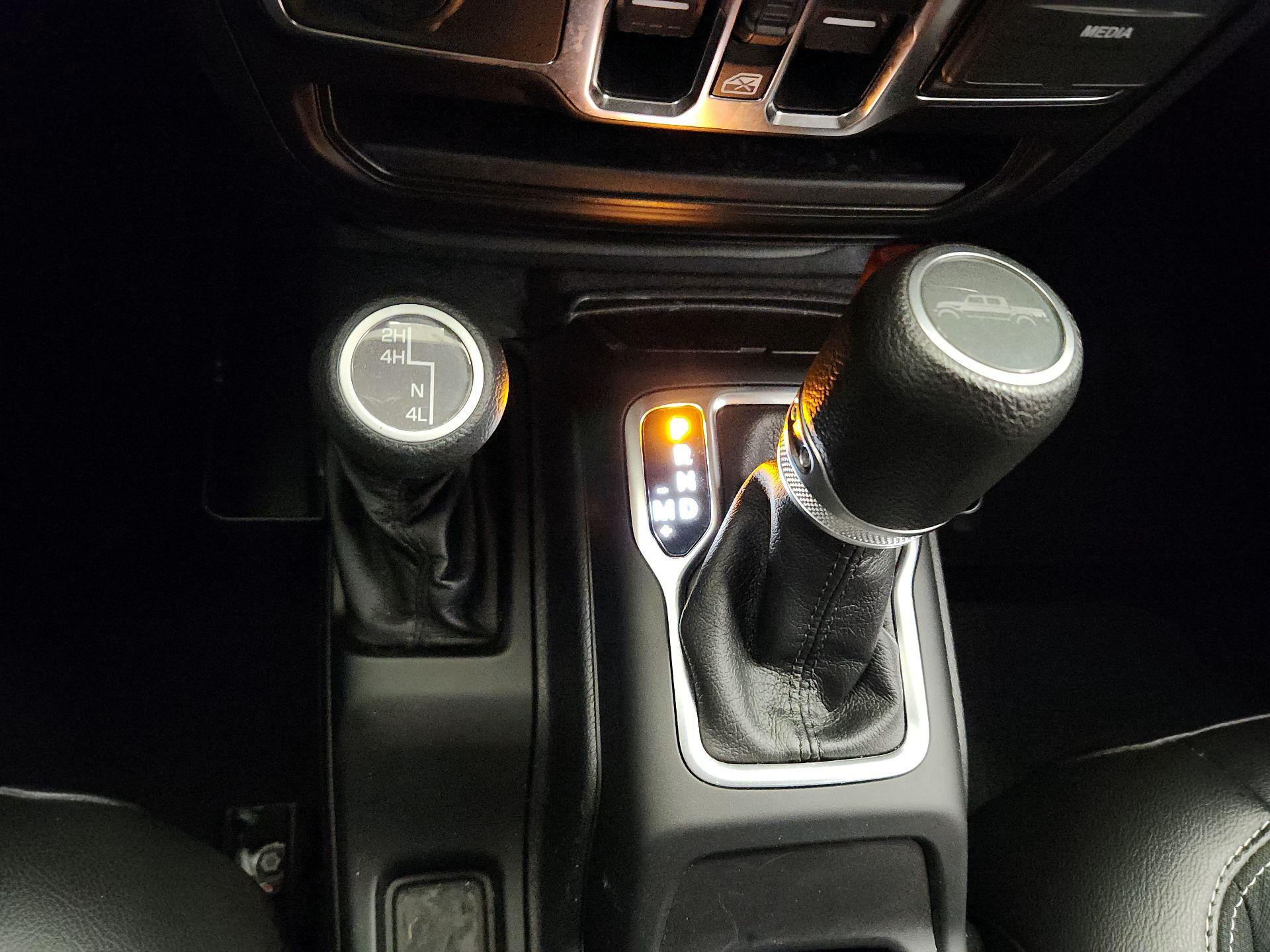 Thumbnail: 2021 Jeep Gladiator - 15