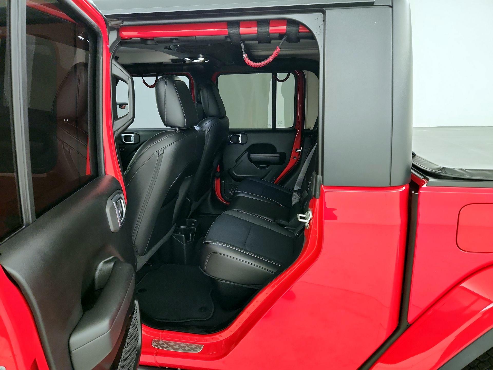 Thumbnail: 2021 Jeep Gladiator - 17