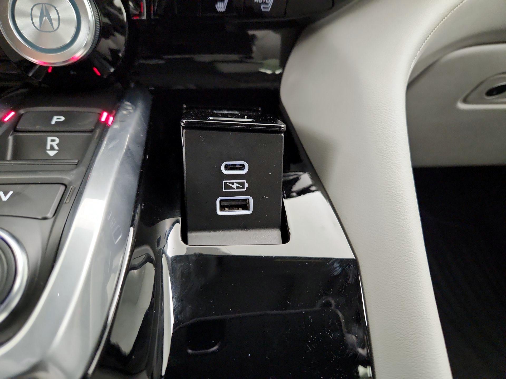 Thumbnail: 2022 Acura MDX - 17