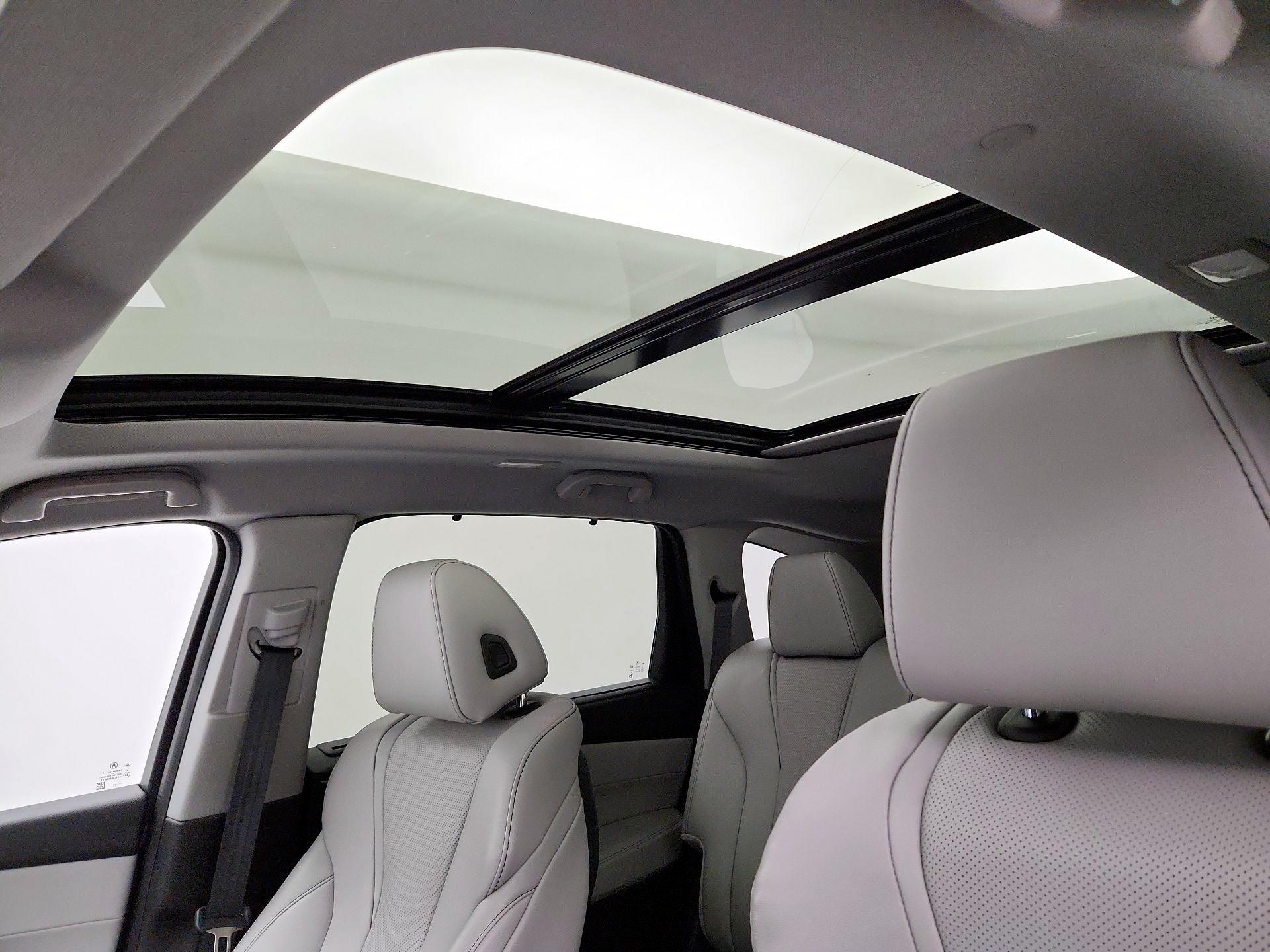 Thumbnail: 2022 Acura MDX - 18