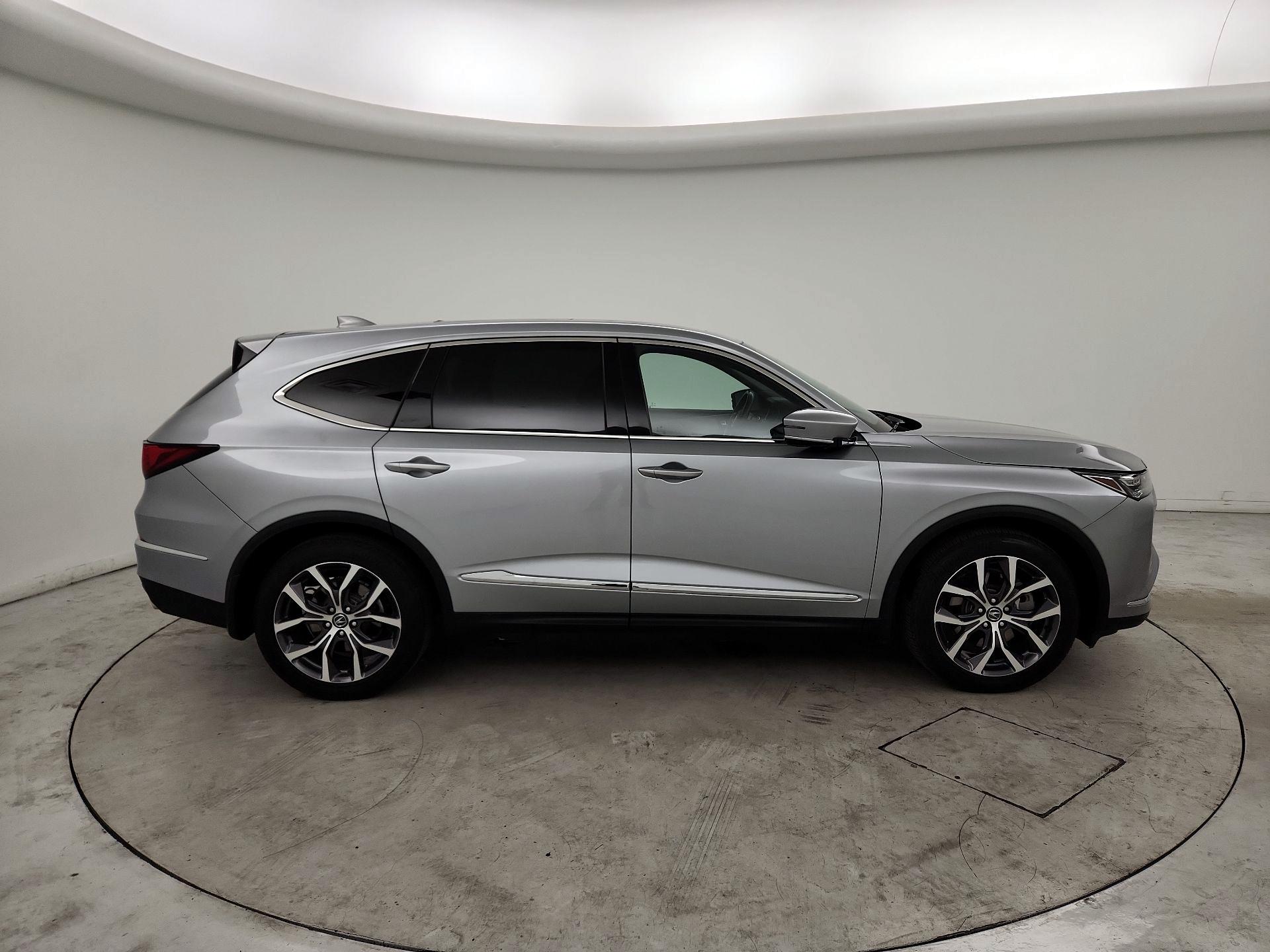 Thumbnail: 2022 Acura MDX - 4