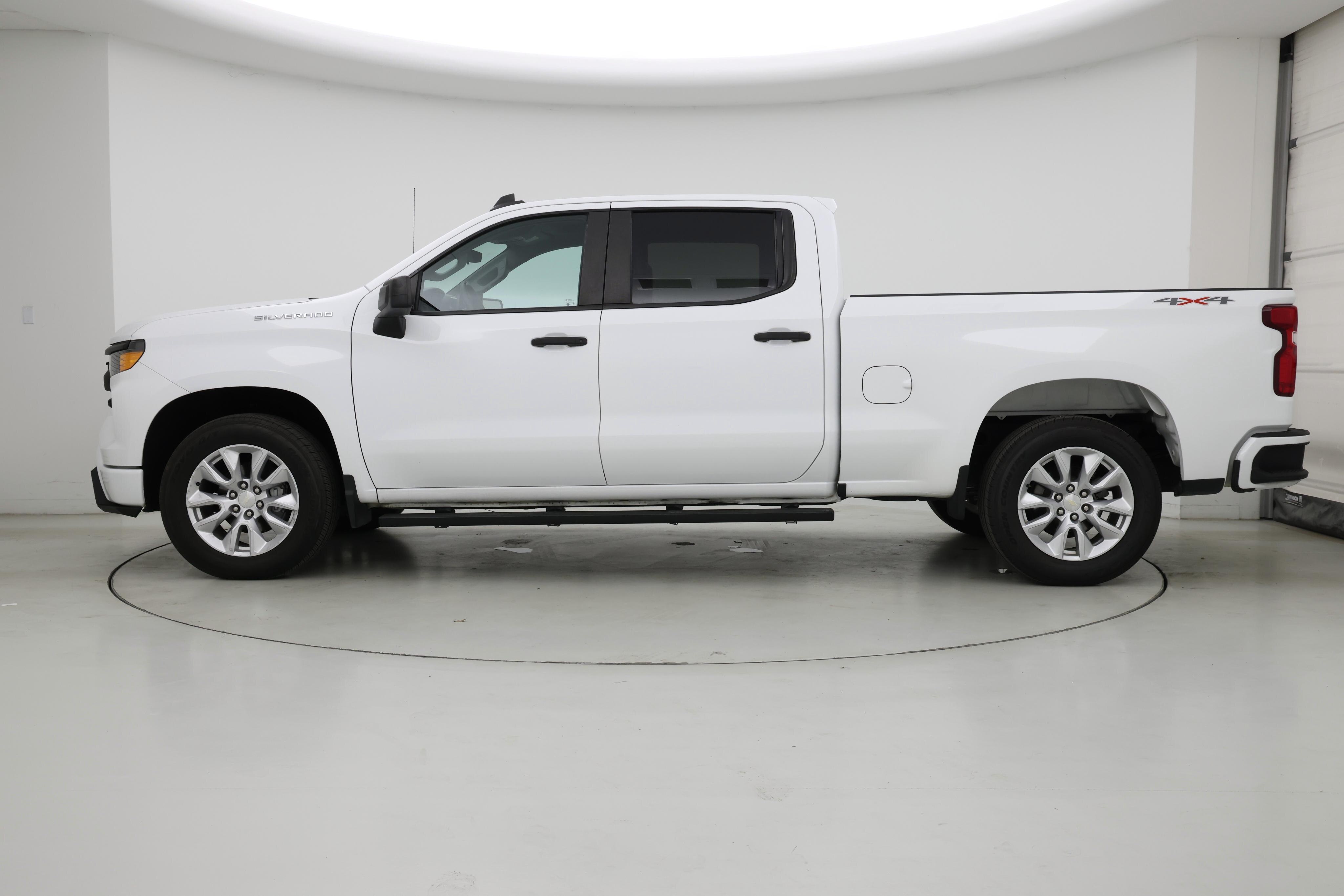 Thumbnail: 2022 Chevrolet Silverado 1500 - 3