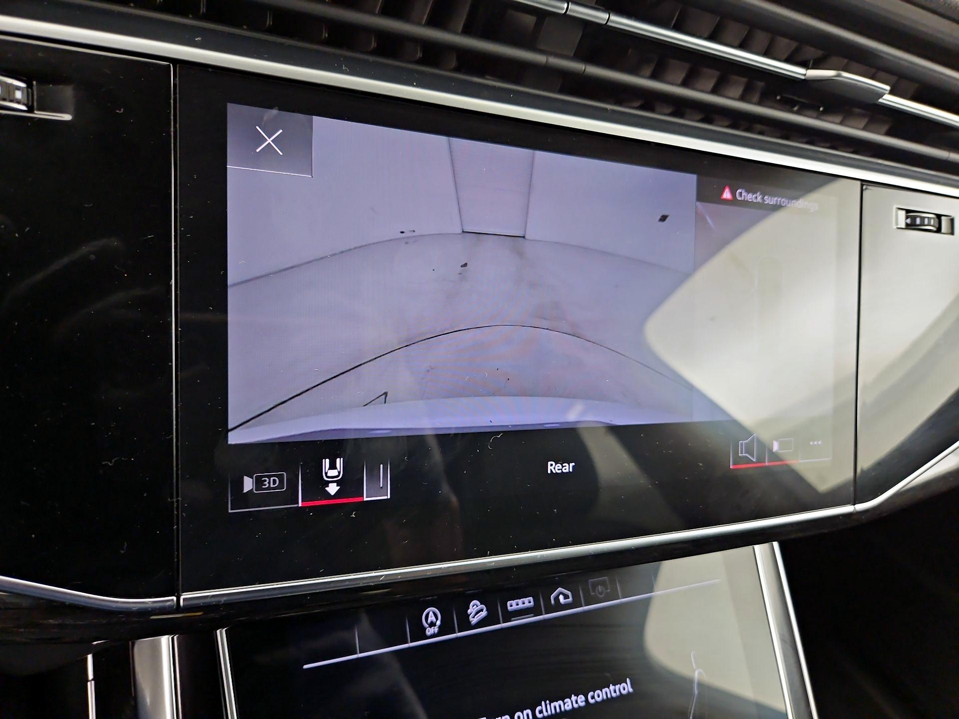 Thumbnail: 2022 Audi Q7 - 15