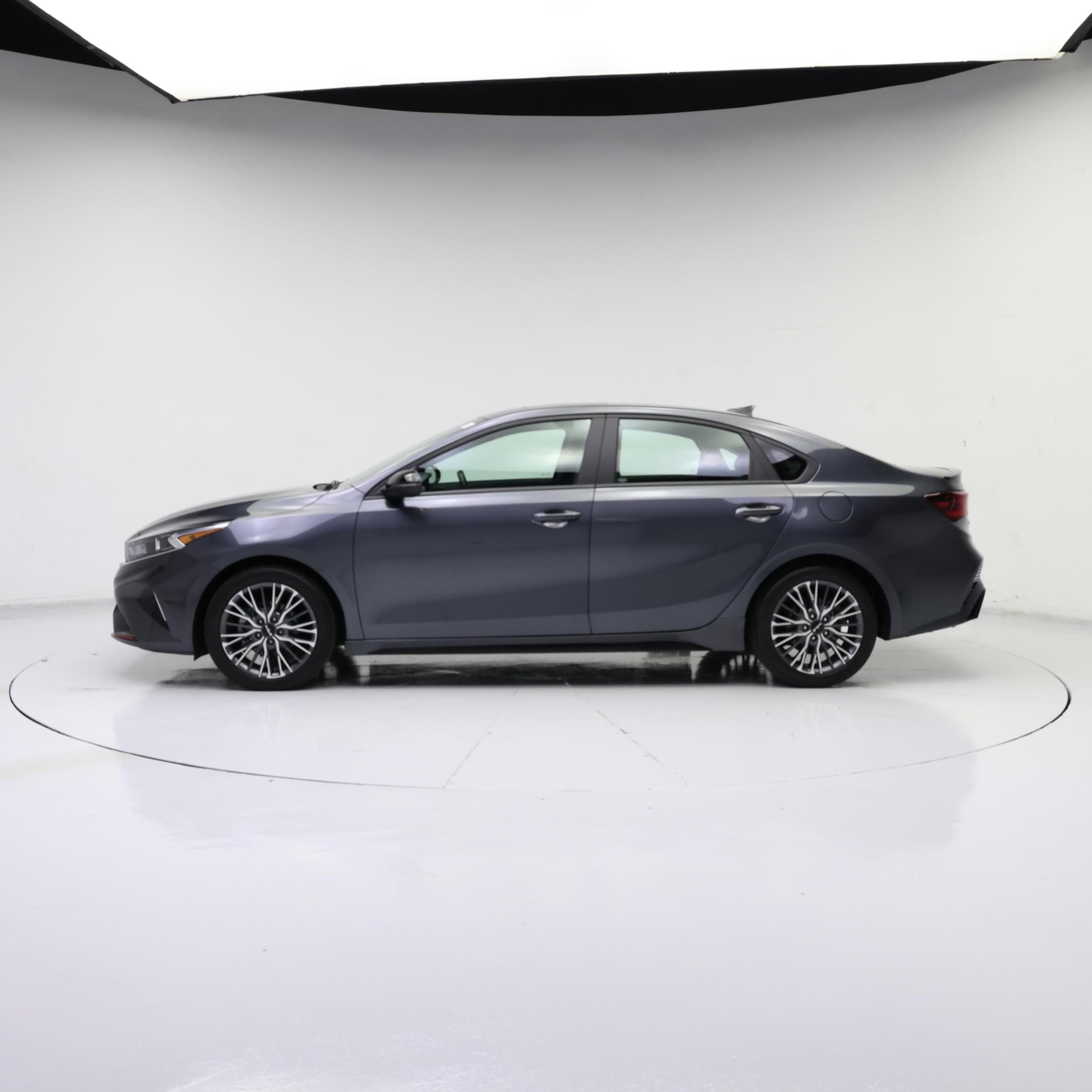 Thumbnail: 2024 Kia Forte - 3