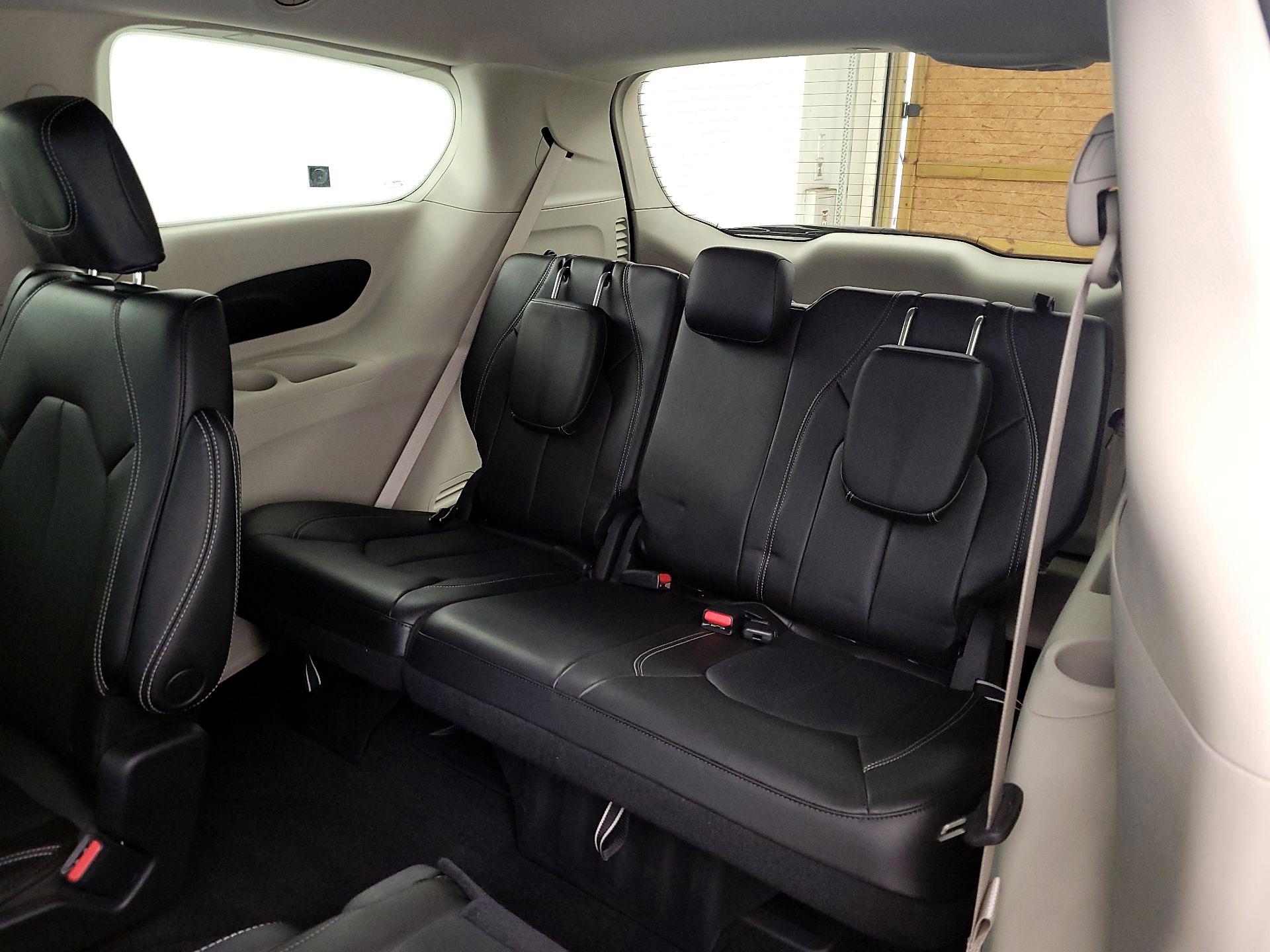 Thumbnail: 2023 Chrysler Pacifica - 20