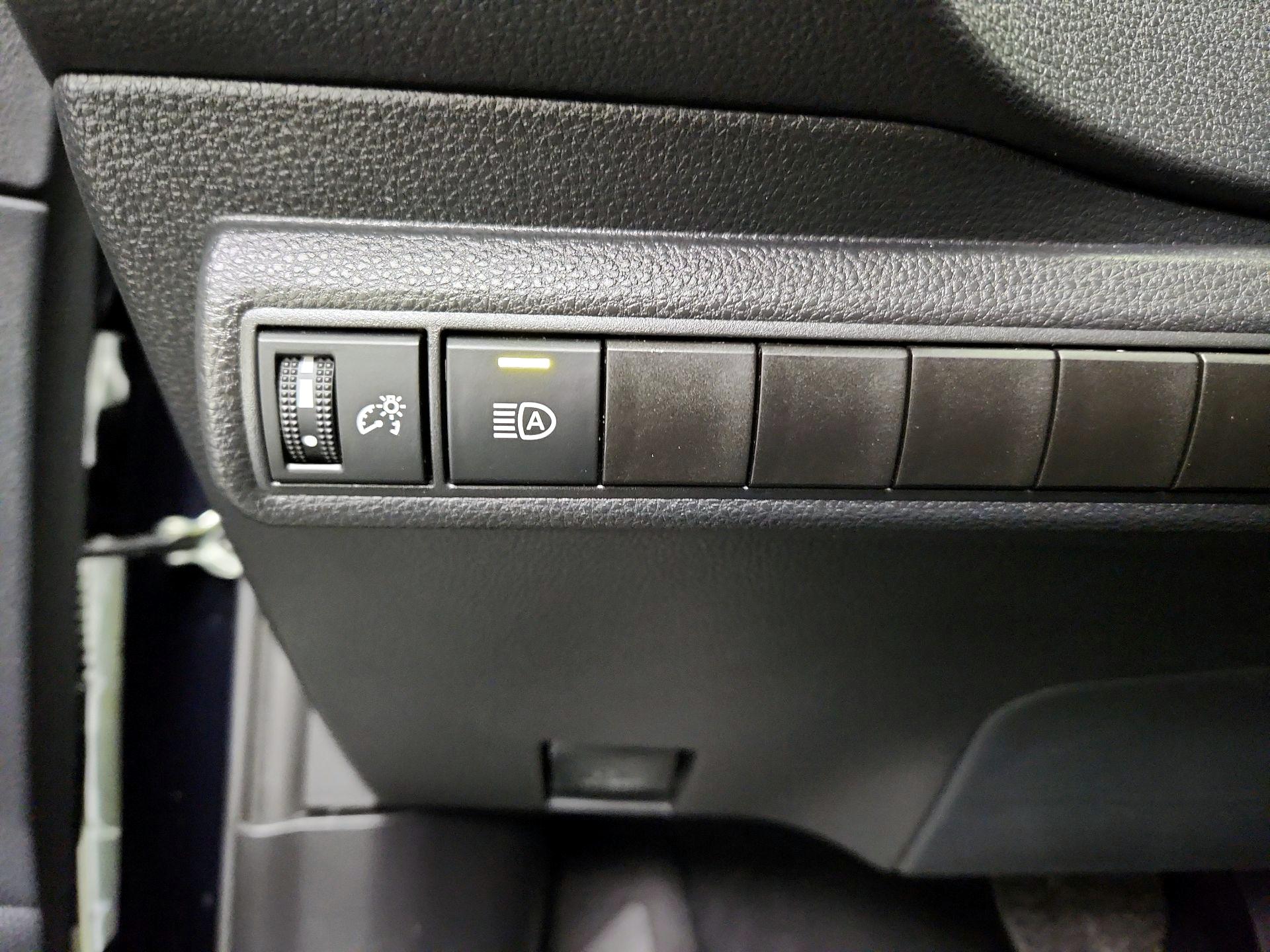 Thumbnail: 2025 Toyota Corolla - 13