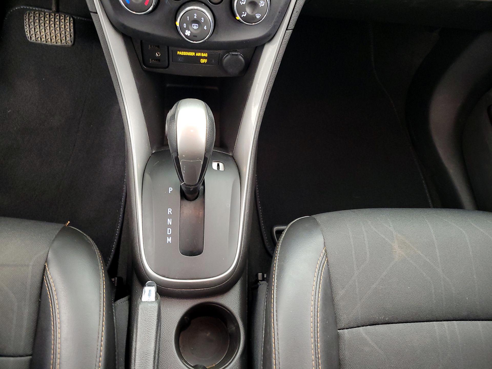 Thumbnail: 2018 Chevrolet Trax - 17