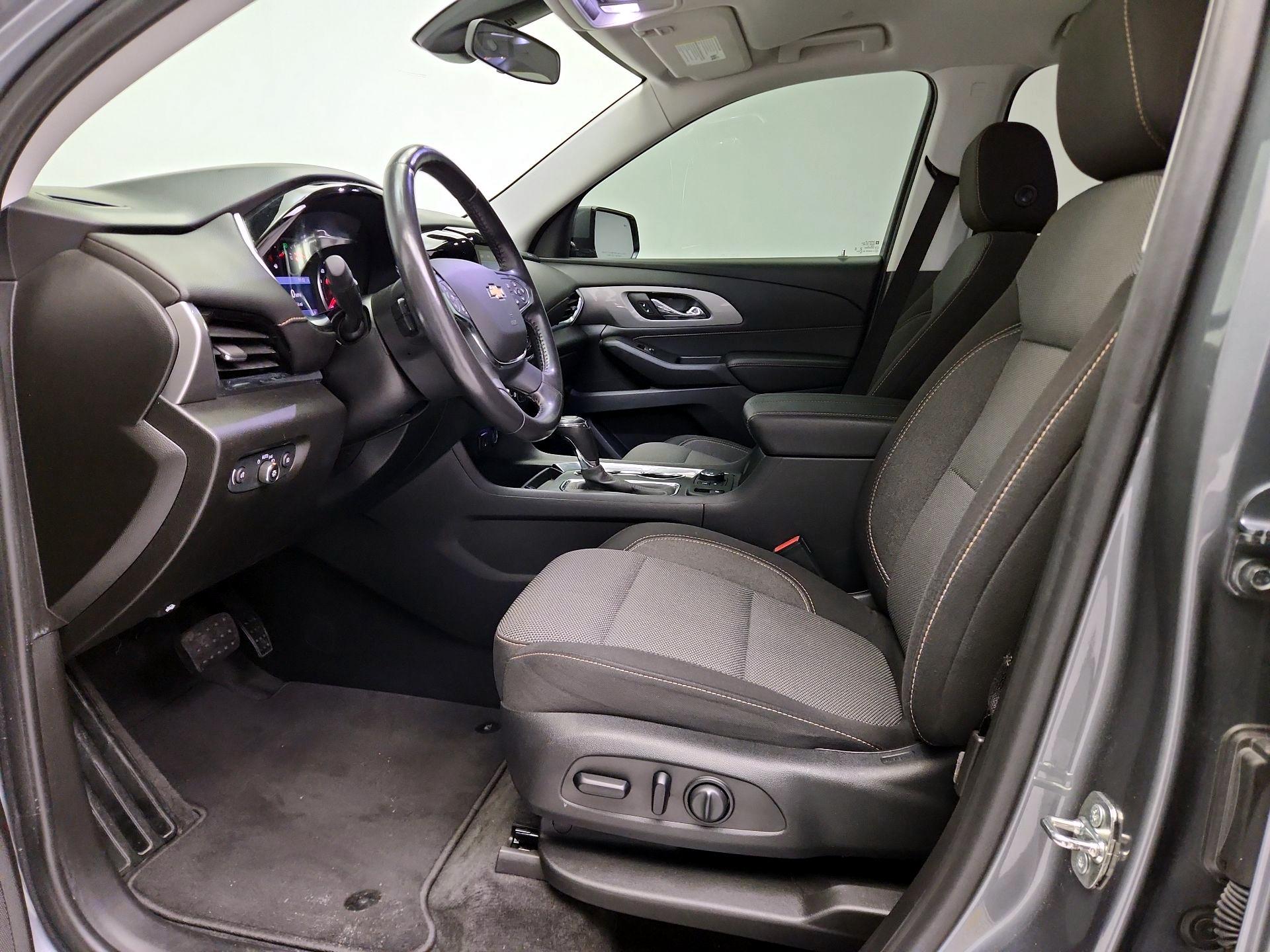 Thumbnail: 2020 Chevrolet Traverse - 11